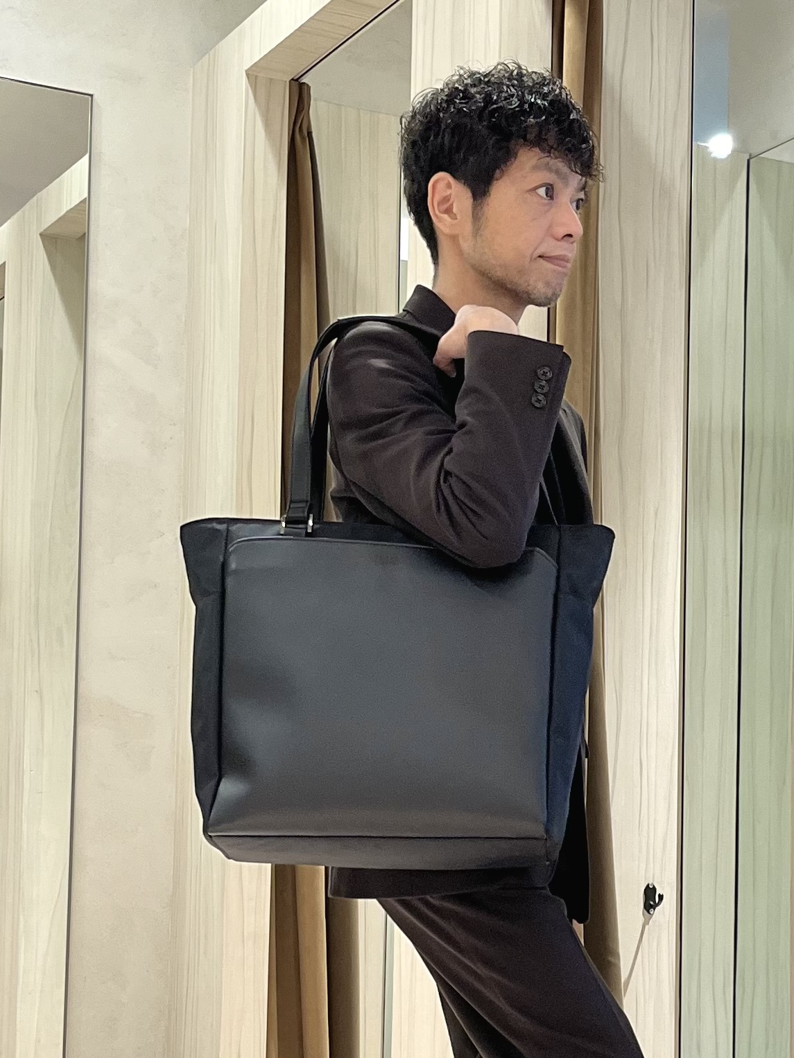 URAさんの「TAKEO KIKUCHI｜【洗える】スリーシーズンリラックスニットジャージ ジャケット」を使ったコーディネート