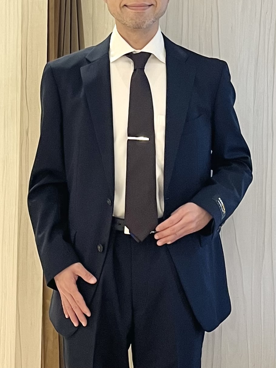 URAさんの「TAKEO KIKUCHI｜【Begin掲載】コーデュラ（R）夏素材ウールトロ　ストレッチスーツ」を使ったコーディネート
