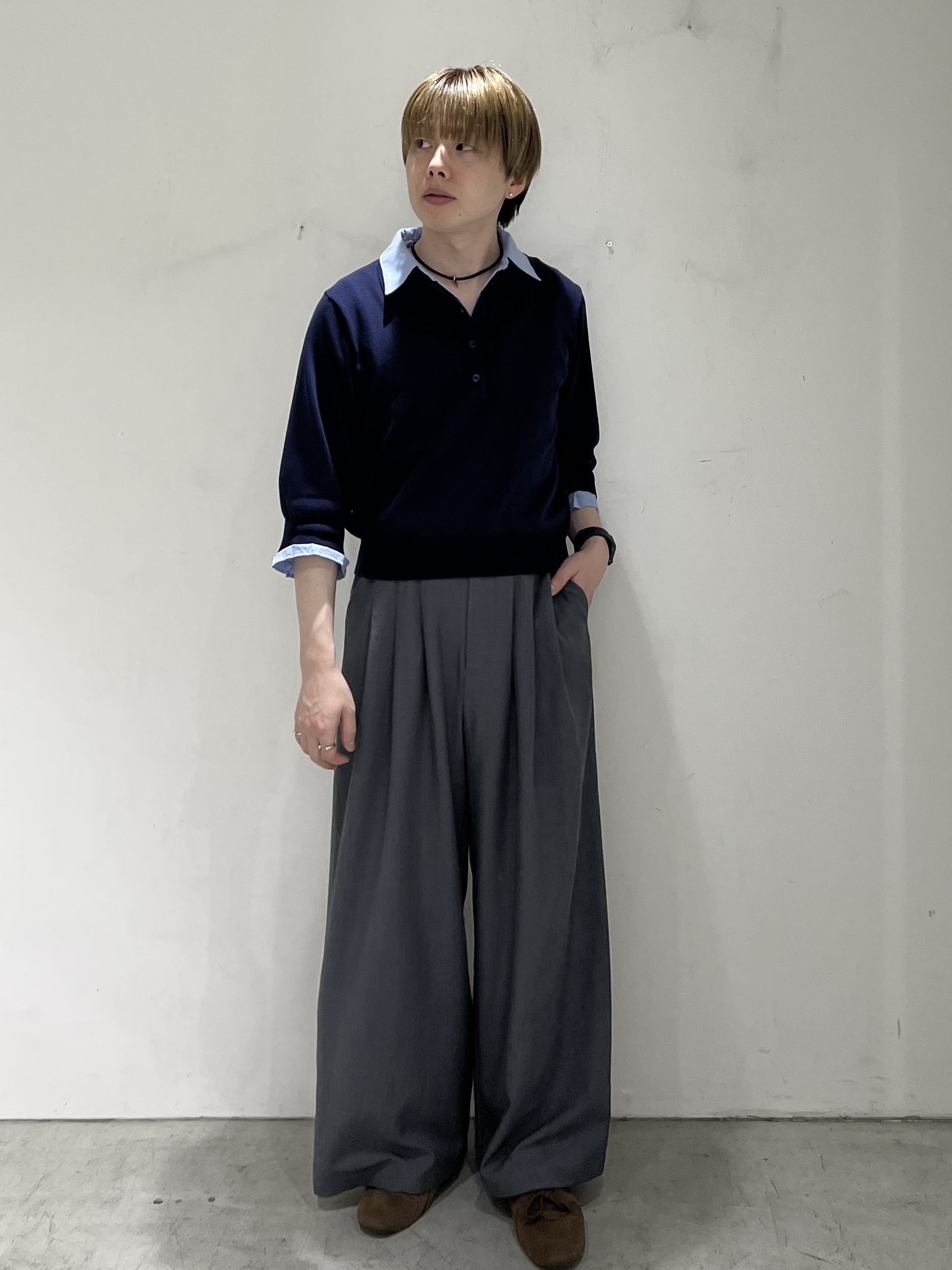 JINさんの「OPAQUE.CLIP｜シャツレイヤード風ポロニット【洗濯機OK】」を使ったコーディネート
