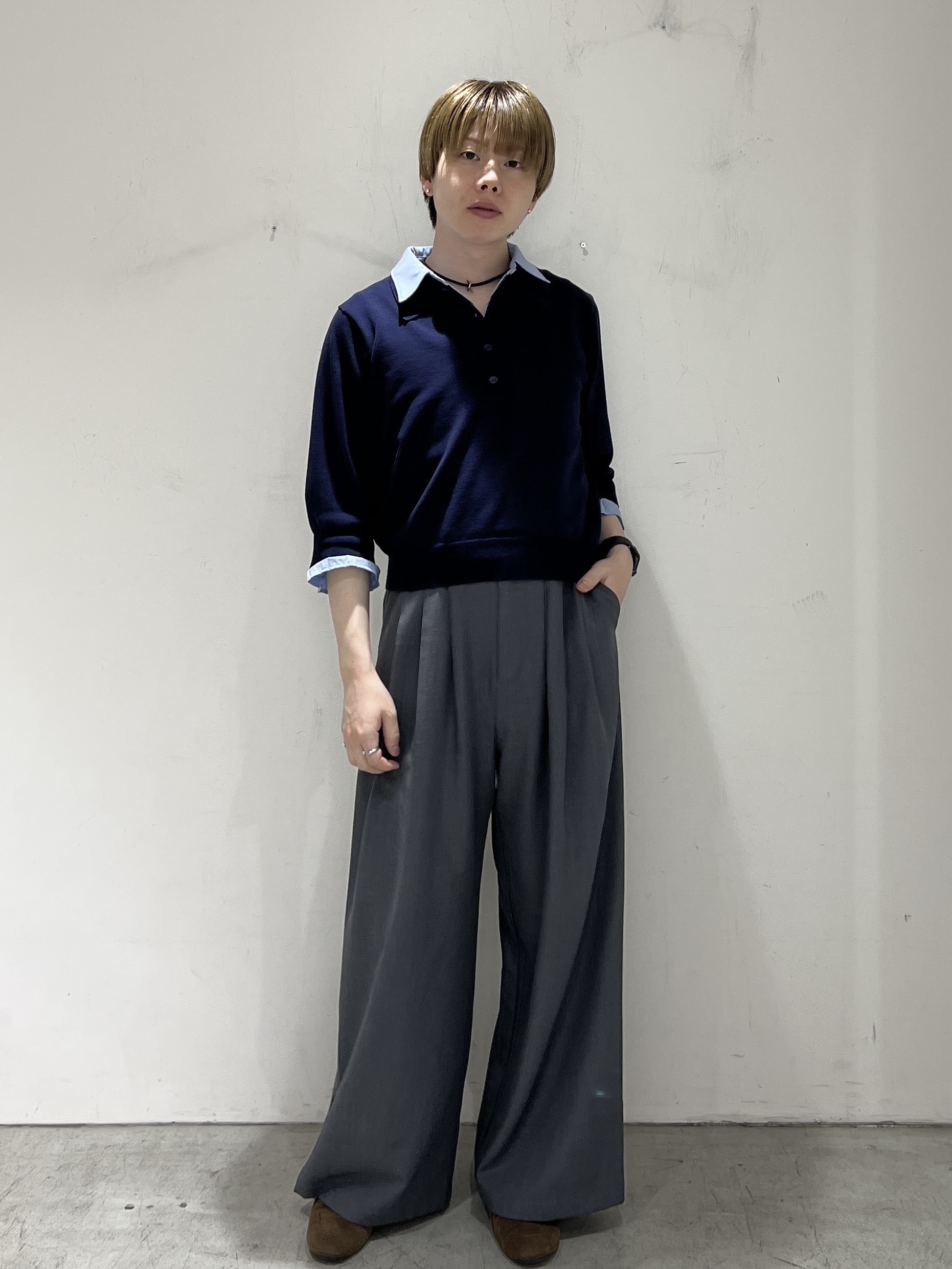 JINさんの「OPAQUE.CLIP｜シャツレイヤード風ポロニット【洗濯機OK】」を使ったコーディネート