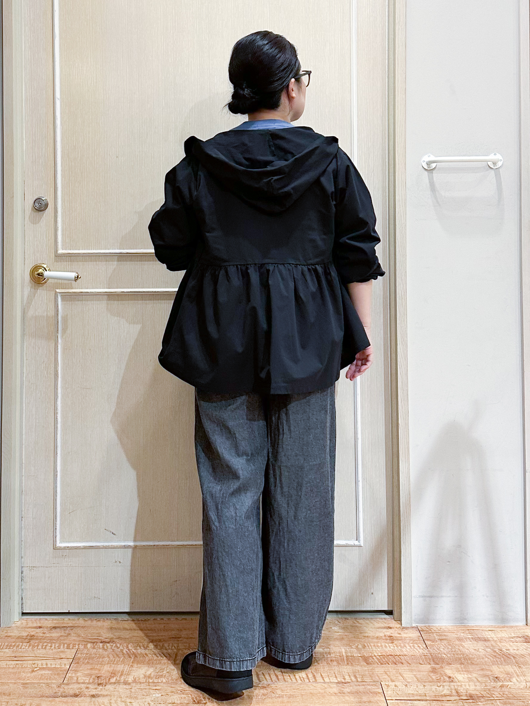 umeさんの「SHOO･LA･RUE｜【S-LL/体型カバー】日焼け対策にも女性らしさを UVカットペプラムパーカ」を使ったコーディネート