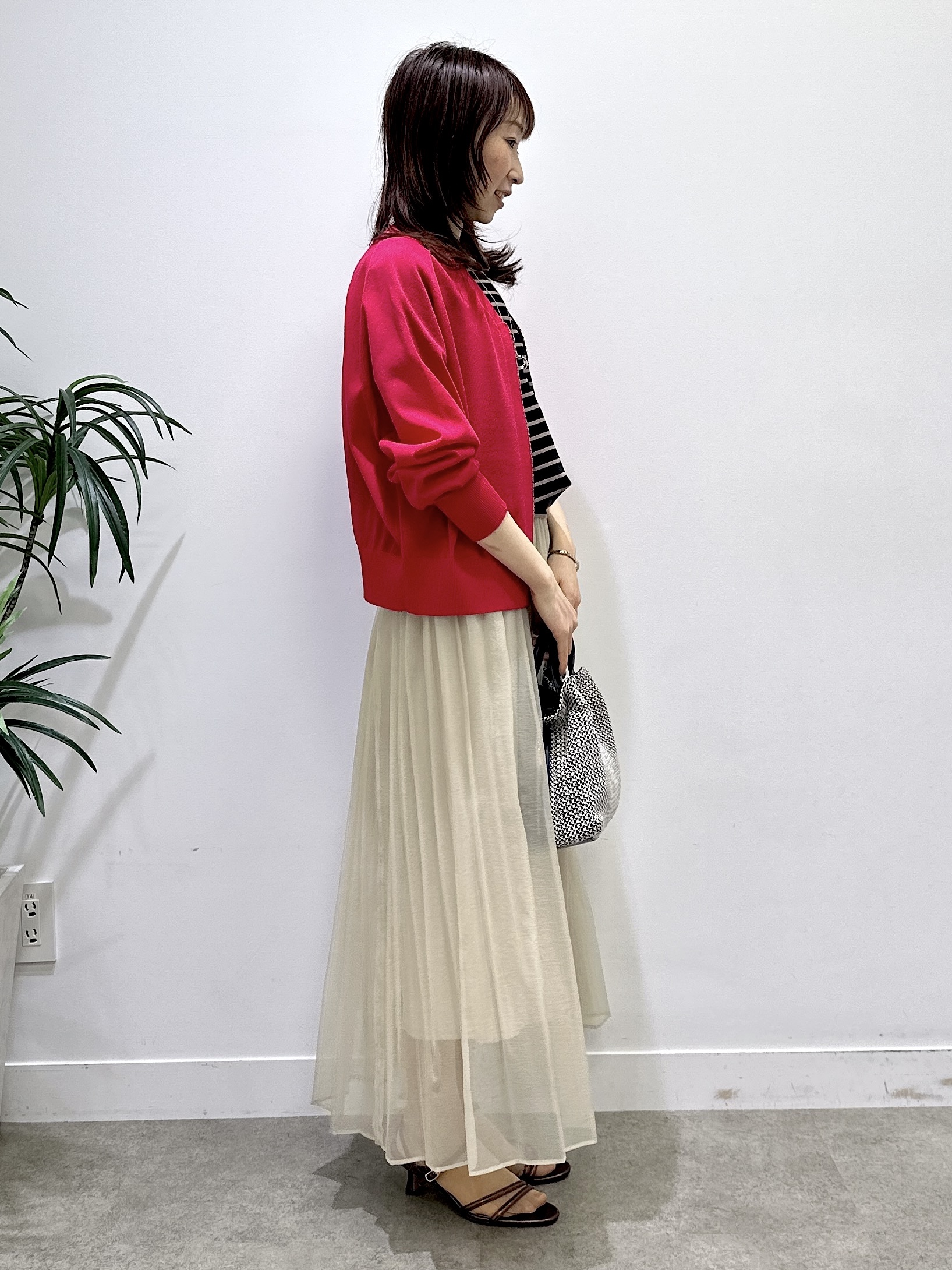 Miwaさんの「UNTITLED｜【アンサンブル可/日除け・冷房対策】シアーレーヨンZIPカーディガン」を使ったコーディネート