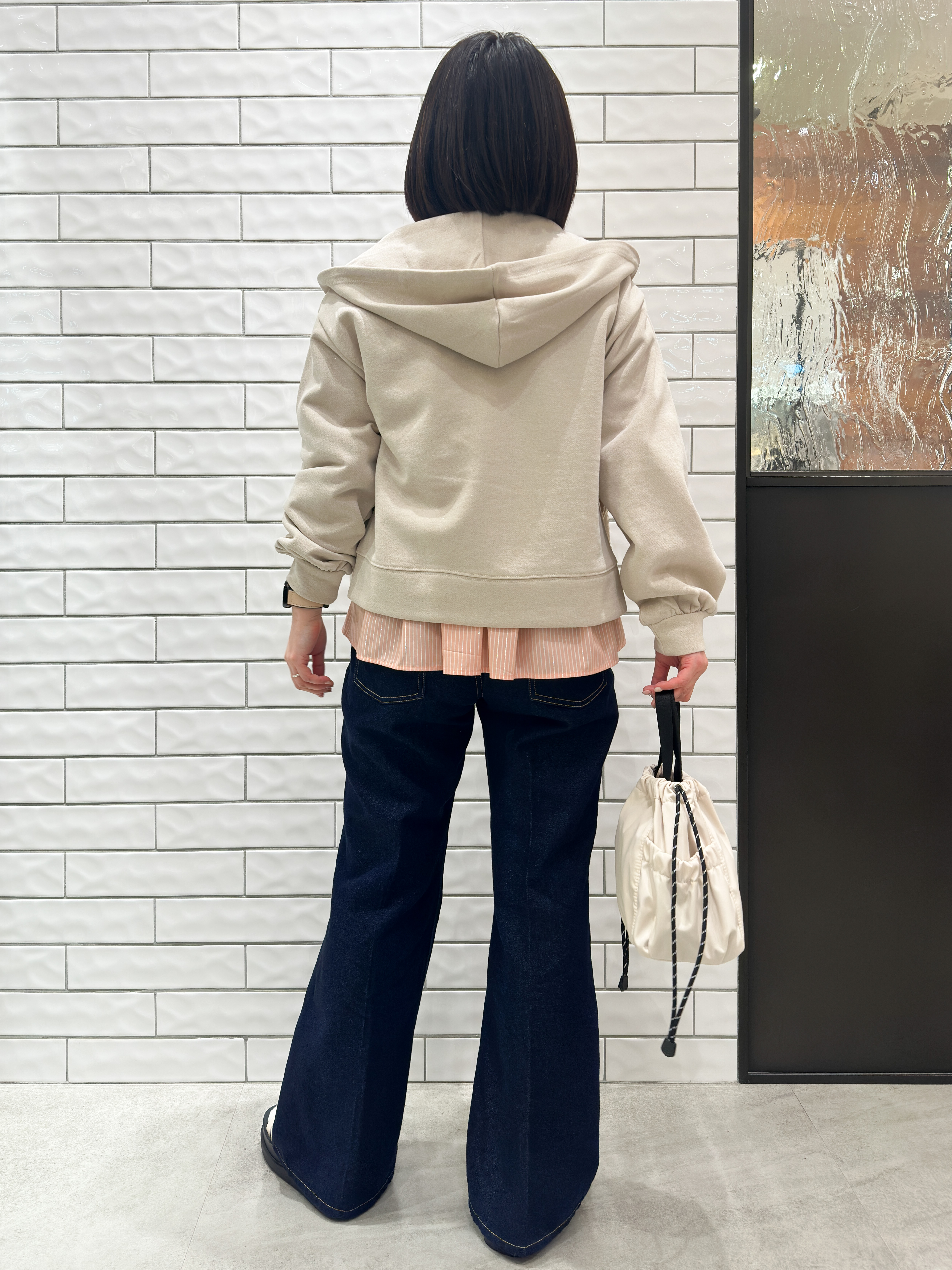Minさんの「OPAQUE.CLIP｜ラメ裏毛コンパクトジップパーカー【洗濯機OK】」を使ったコーディネート