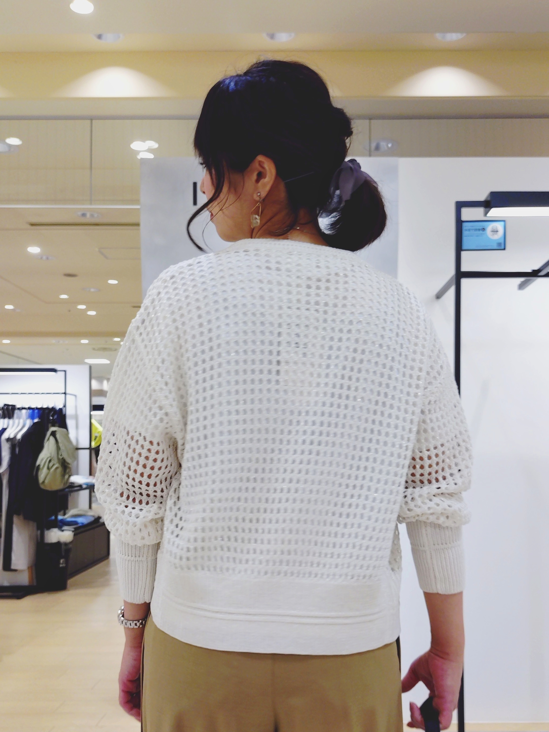 TOMOMIさんの「INDIVI｜Comfy SET UP｜イージーストレートワイドパンツ【セットアップ対応／通勤／カセット服／接触冷」を使ったコーディネート