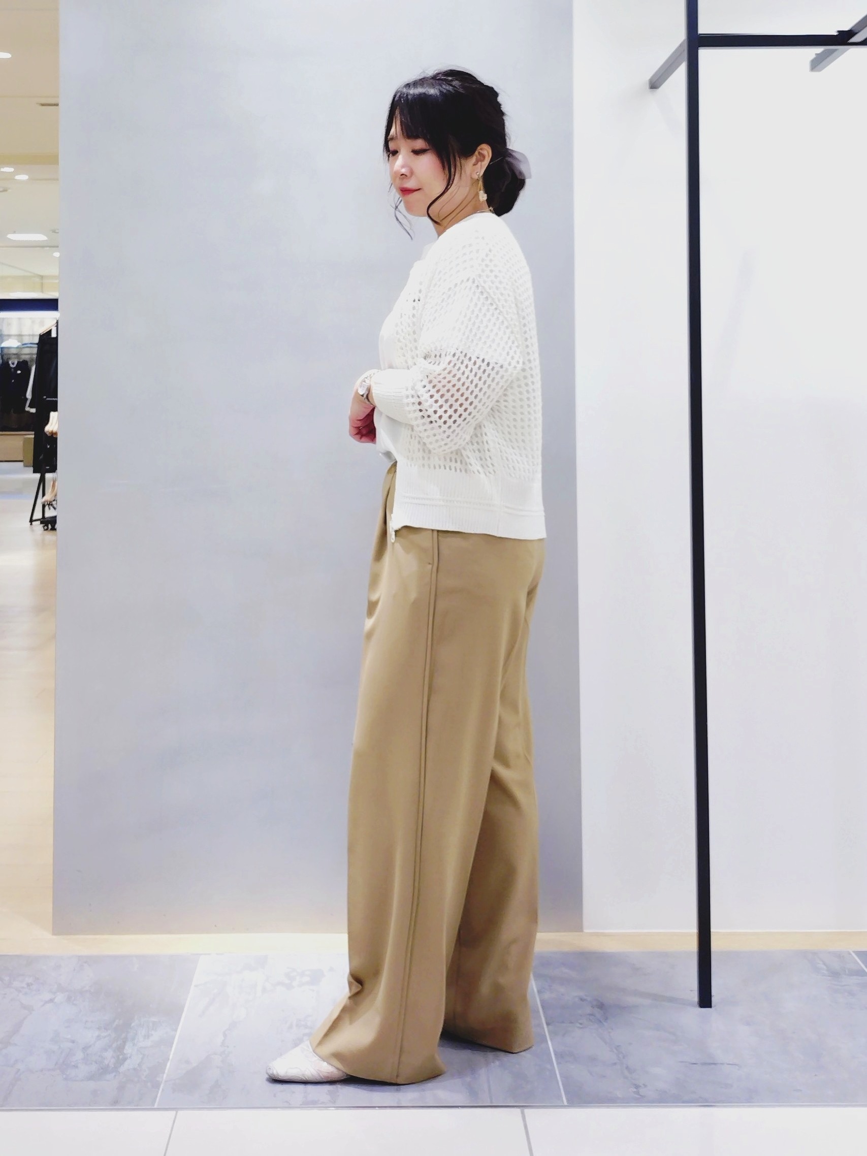 TOMOMIさんの「INDIVI｜Comfy SET UP｜イージーストレートワイドパンツ【セットアップ対応／通勤／カセット服／接触冷」を使ったコーディネート