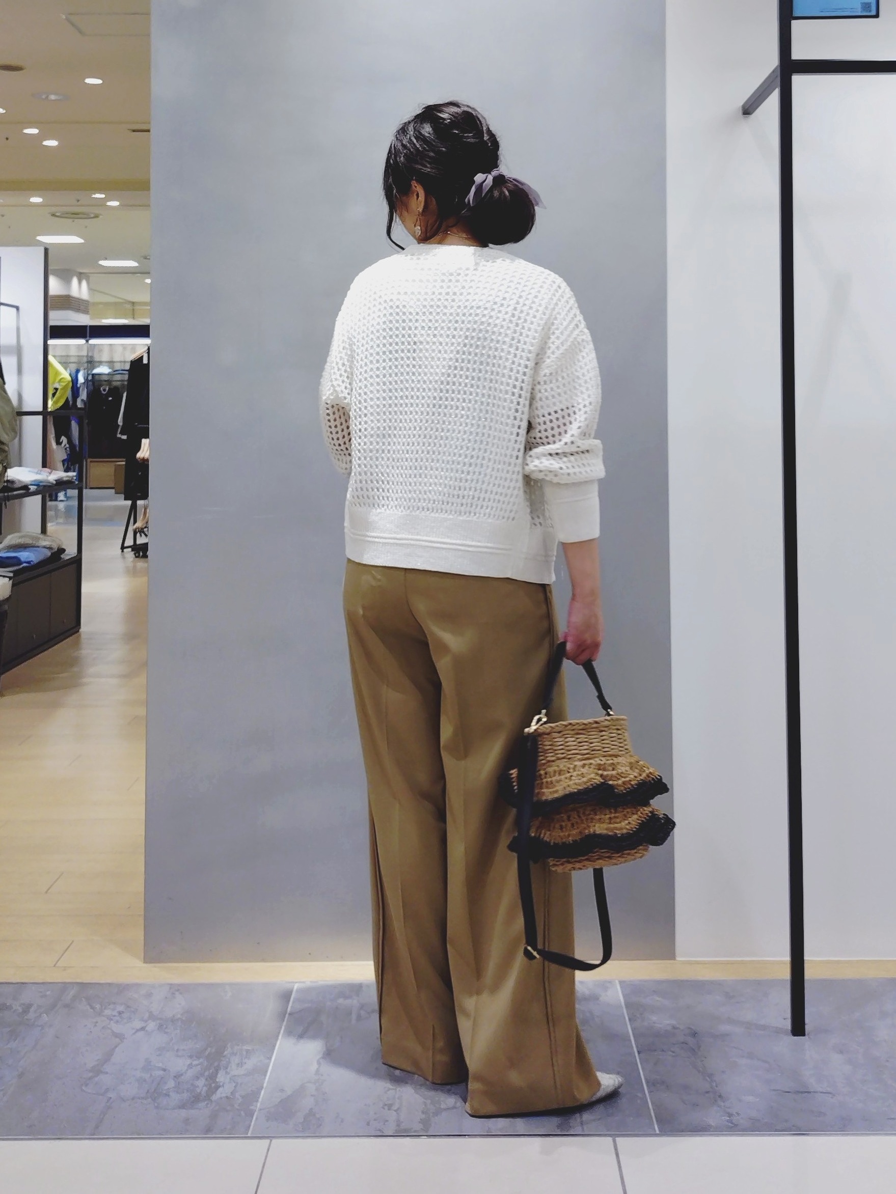 TOMOMIさんの「INDIVI｜Comfy SET UP｜イージーストレートワイドパンツ【セットアップ対応／通勤／カセット服／接触冷」を使ったコーディネート