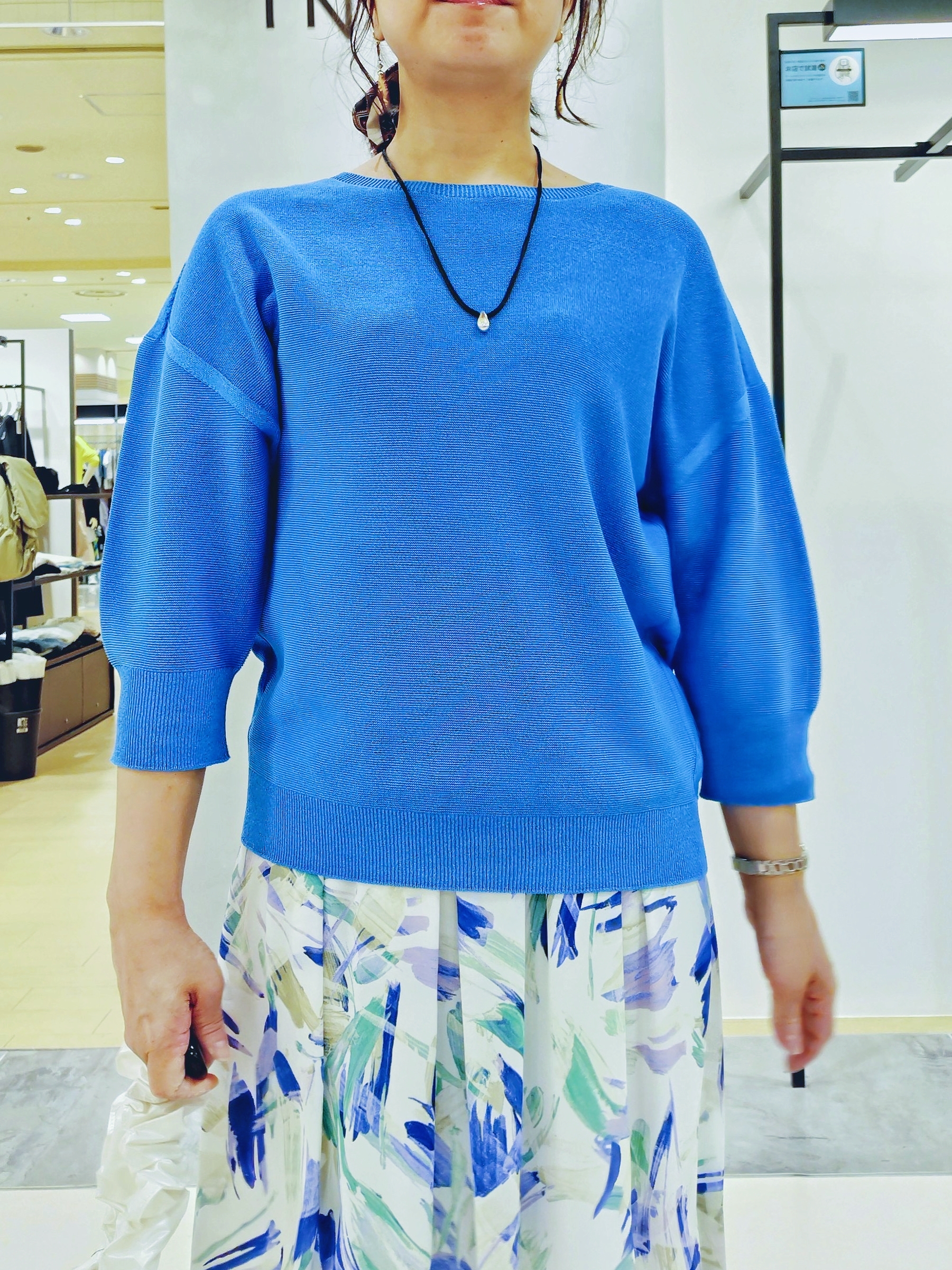 TOMOMIさんの「INDIVI｜【洗える】リーフ柄タックフレアスカート」を使ったコーディネート