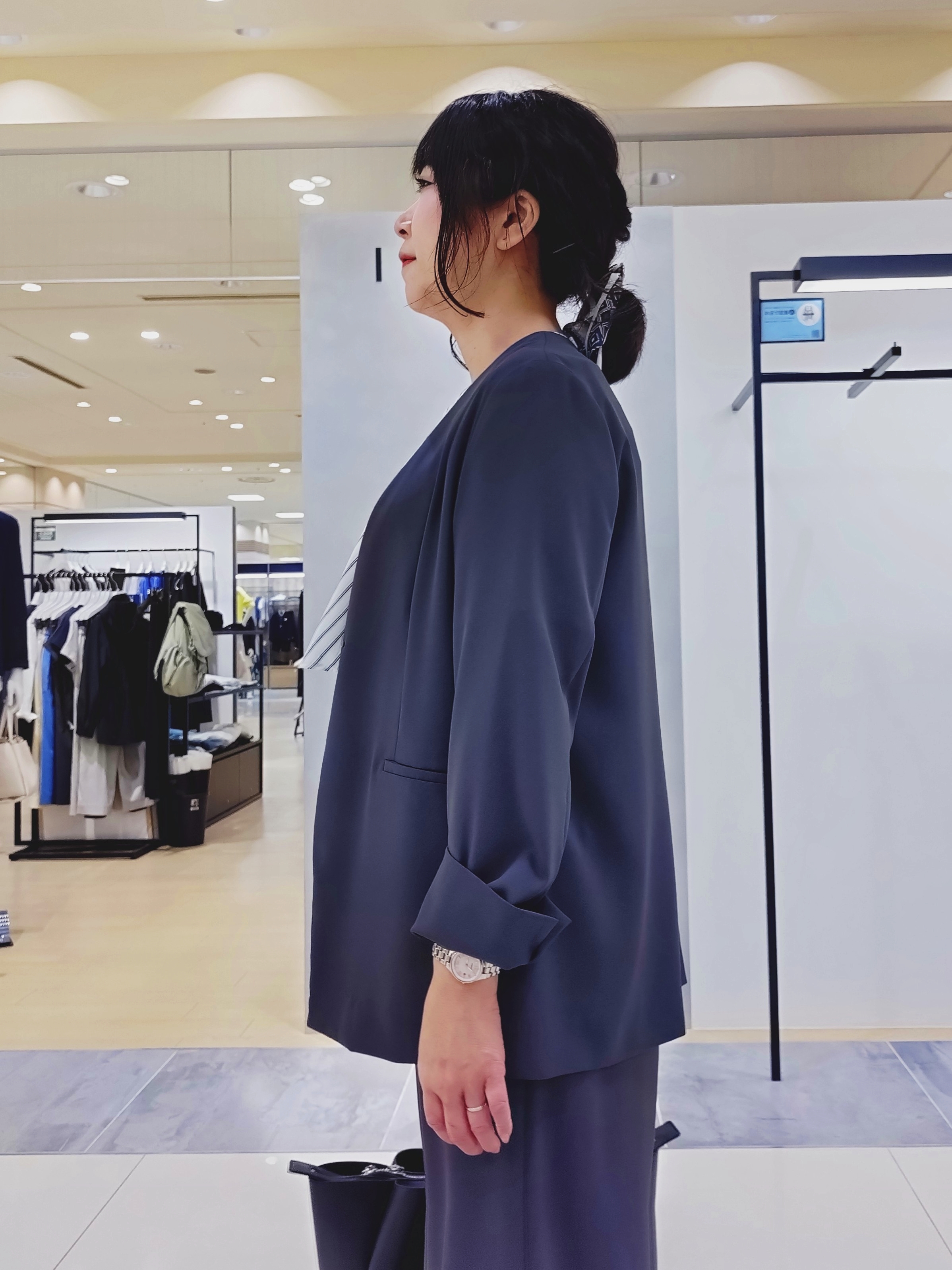 TOMOMIさんの「INDIVI｜【接触冷感／透湿／着る日傘】イージーワイドパンツ」を使ったコーディネート