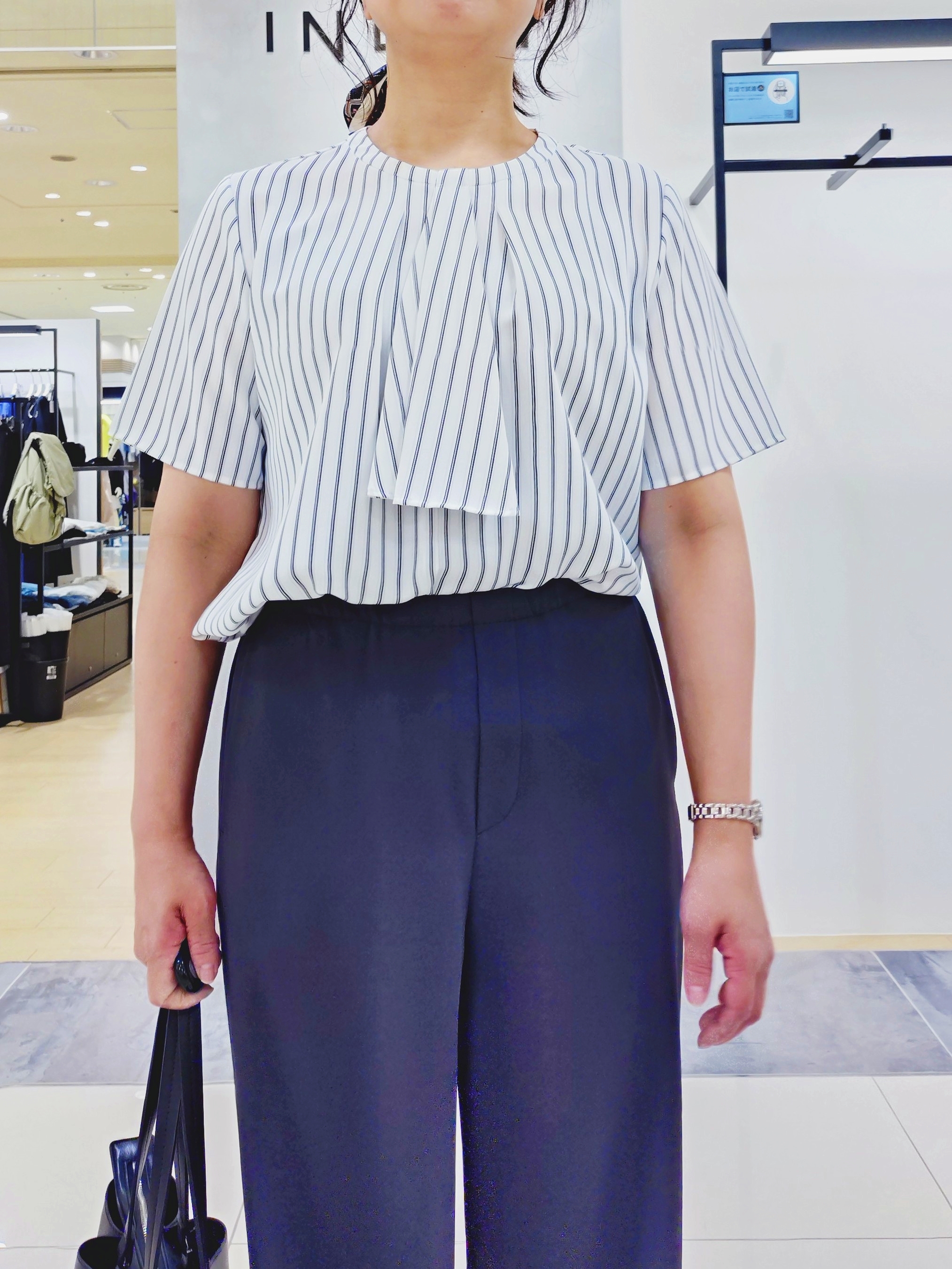 TOMOMIさんの「INDIVI｜【接触冷感／透湿／着る日傘】イージーワイドパンツ」を使ったコーディネート