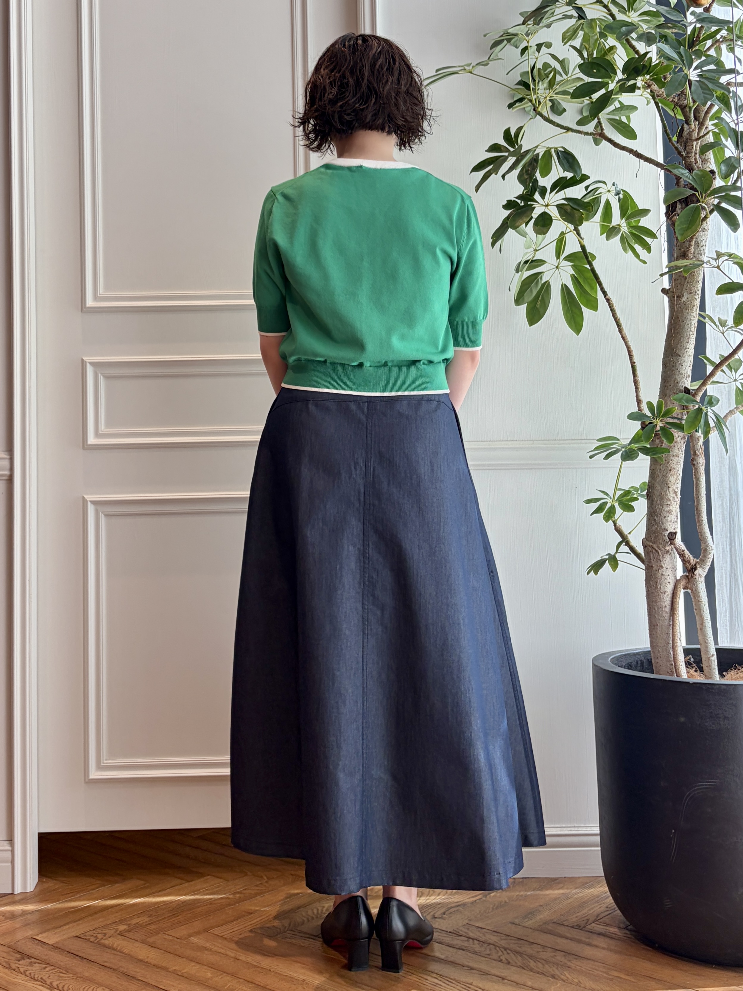 nakaoさんの「DRESSTERIOR｜【接触冷感/吸水速乾】クールタッチ デニムライク タックスカート」を使ったコーディネート