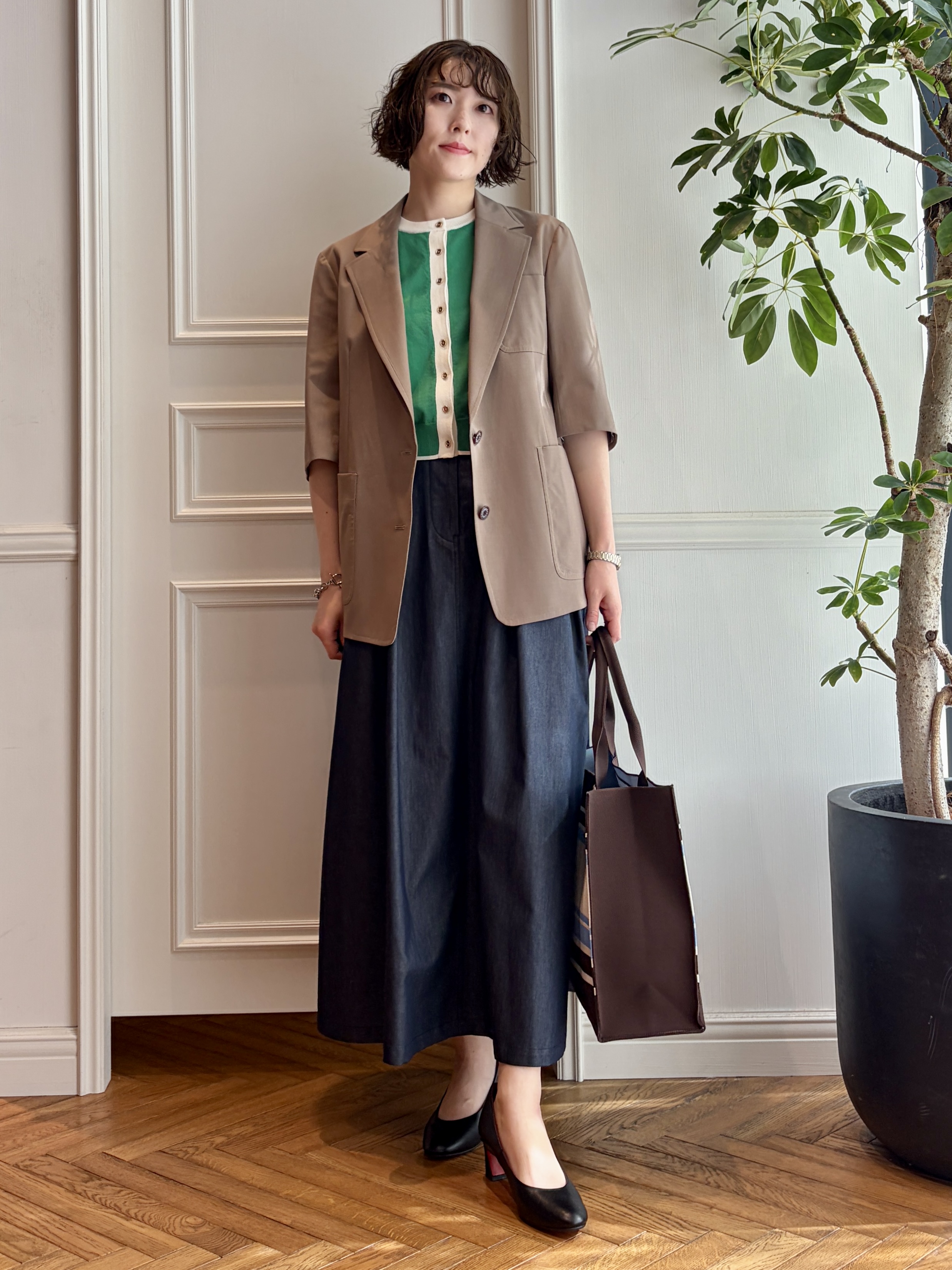 nakaoさんの「DRESSTERIOR｜【接触冷感/吸水速乾】クールタッチ デニムライク タックスカート」を使ったコーディネート