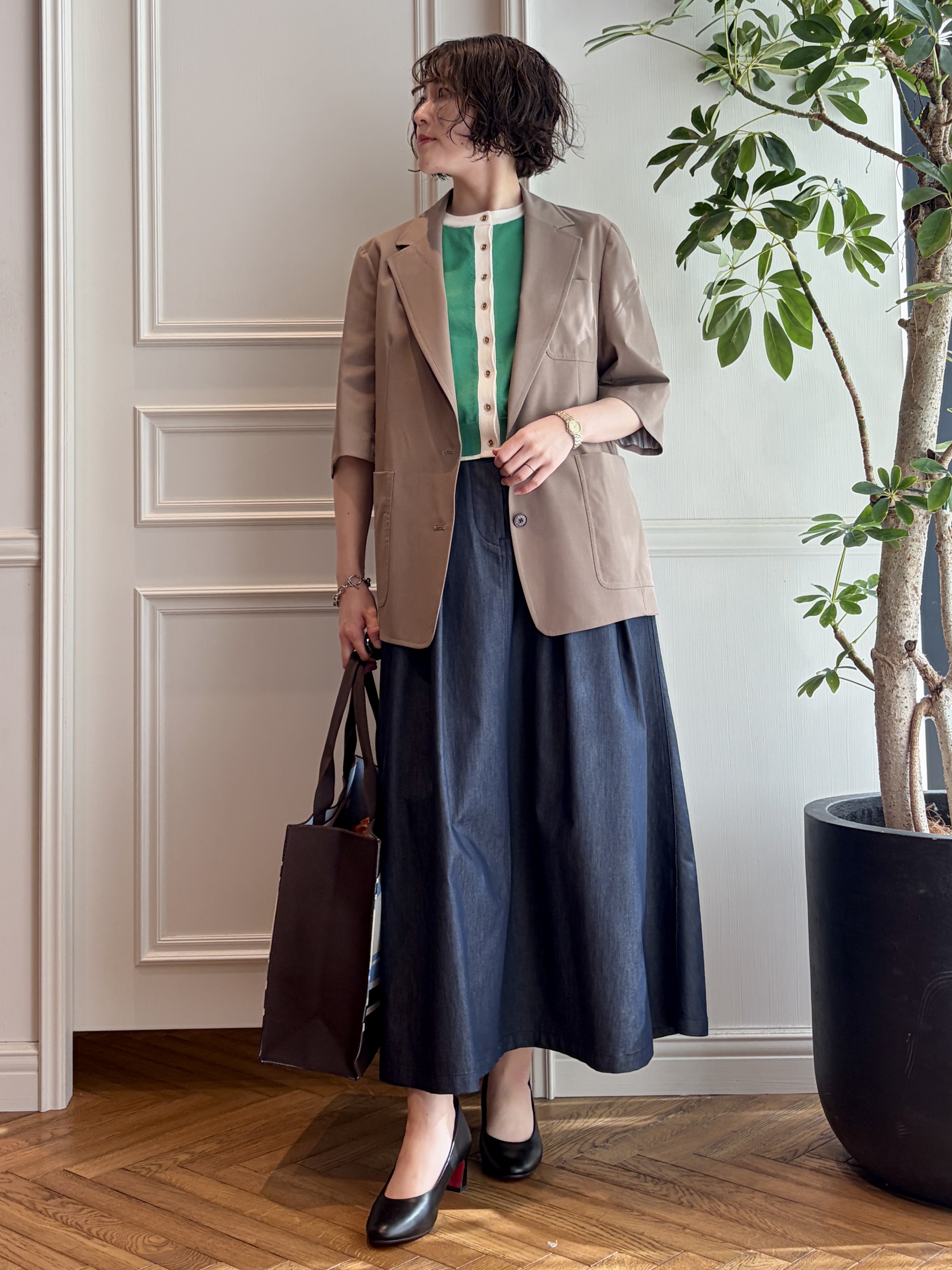 nakaoさんの「DRESSTERIOR｜【接触冷感/吸水速乾】クールタッチ デニムライク タックスカート」を使ったコーディネート