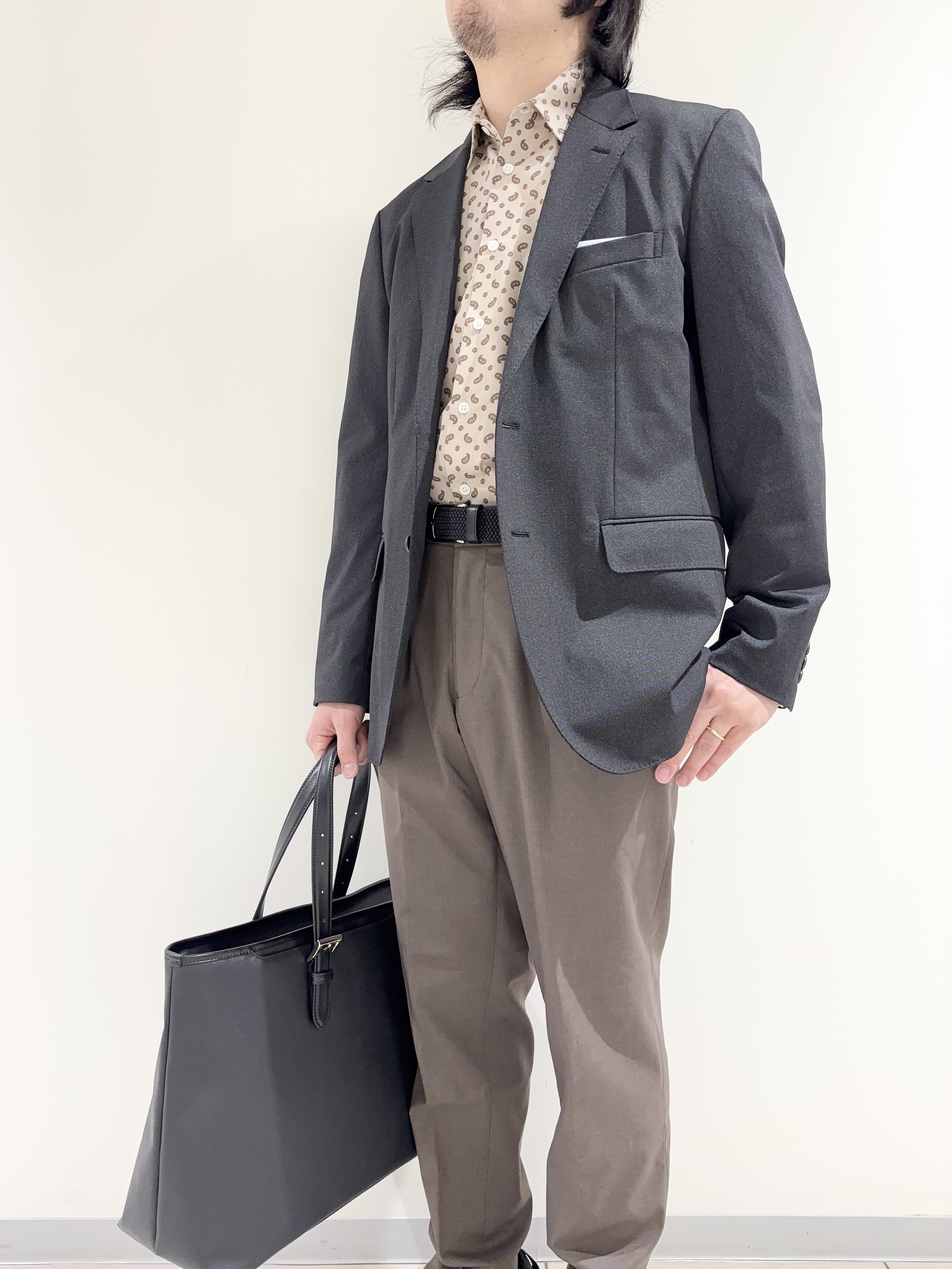 及川さんの「TAKEO KIKUCHI｜【360&deg;ストレッチ／軽量】None Of Stress ライト ジャケット（セットアップ対応）」を使ったコーディネート