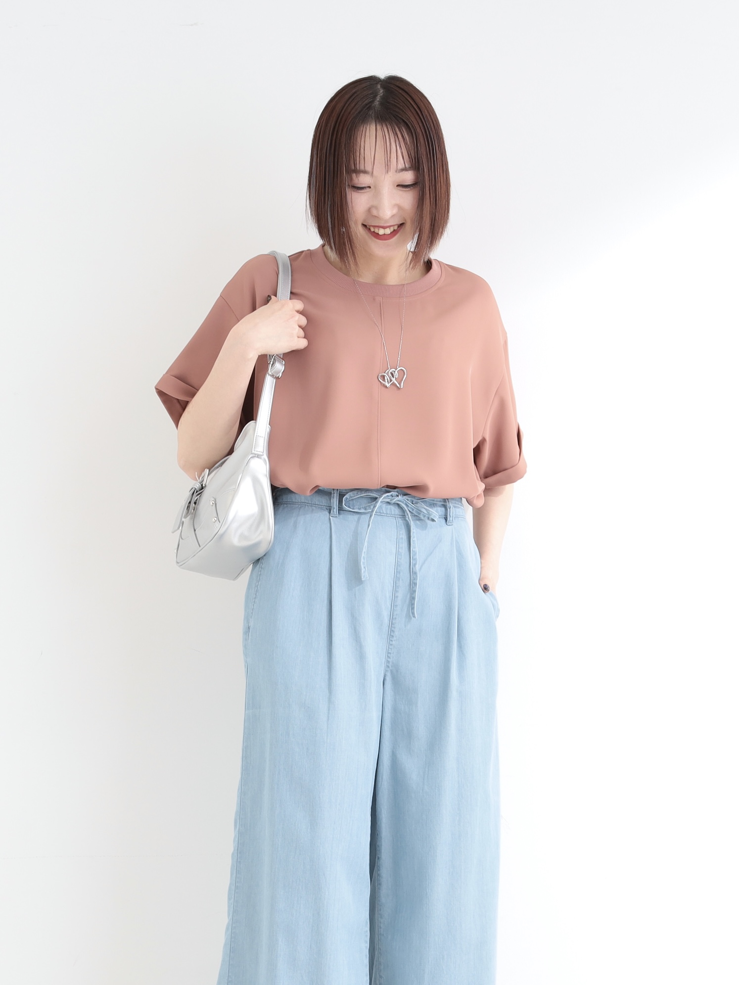 𝐜𝐡𝐢𝐤𝐚さんの「SHOO･LA･RUE｜【UV/S-LL/セットアップ可】やみつきになる肌触り さらさらぷるんトップス」を使ったコーディネート