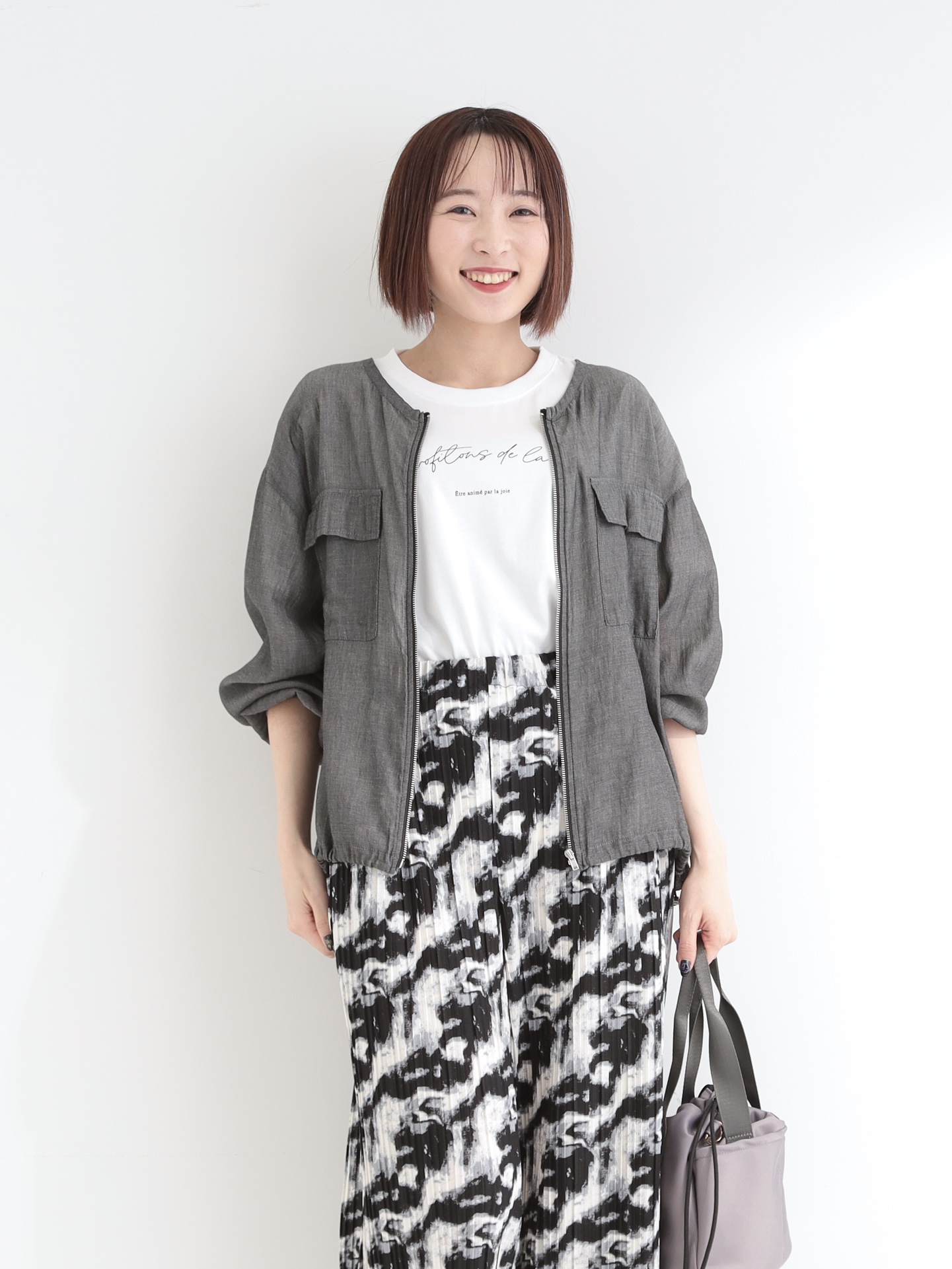 𝐜𝐡𝐢𝐤𝐚さんの「SHOO･LA･RUE｜【ひんやり/S-LL/洗濯機可】色・柄選べる お袖チュールレイヤード プリントアソートTシャツ」を使ったコーディネート