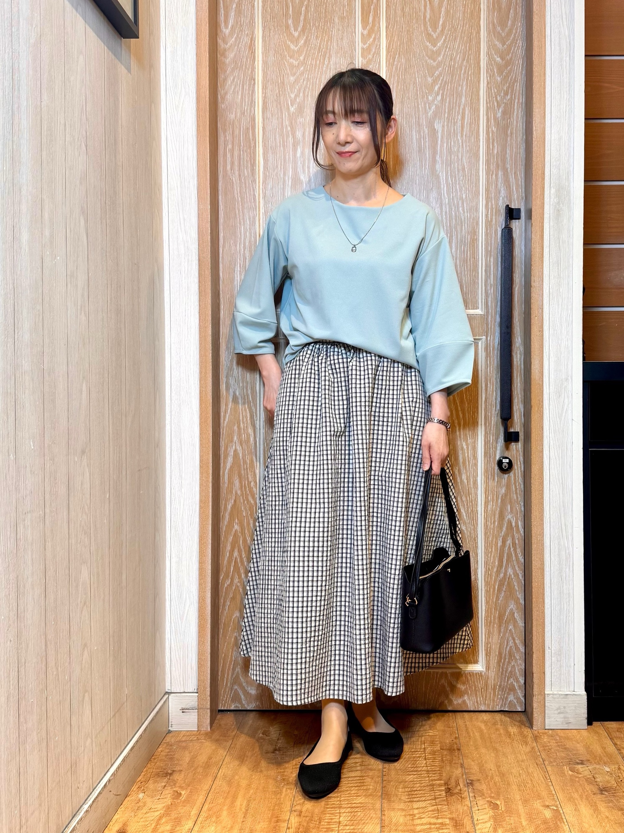 KAORIさんの「SHOO･LA･RUE｜【セットアップ可/洗濯機可/S-LL】軽やかに揺れる サッカーチェック フレアスカート」を使ったコーディネート