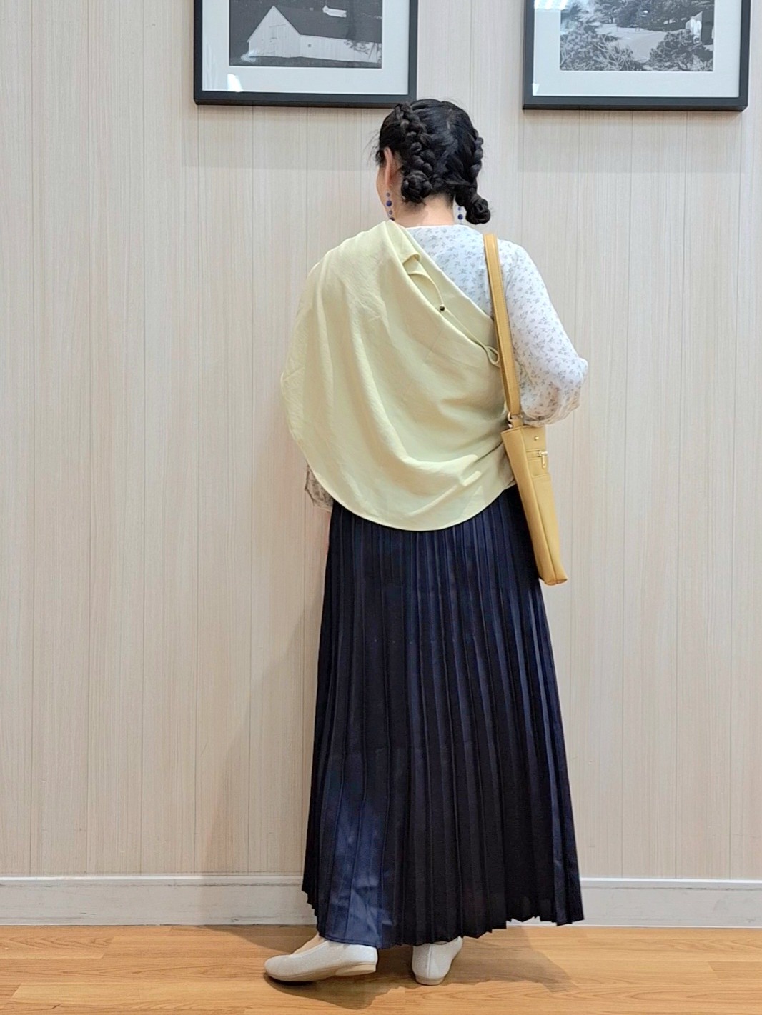 Saoさんの「SHOO･LA･RUE｜【S-LL/7分袖】首元をすっきり魅せる　大人の上品サテンブラウス」を使ったコーディネート