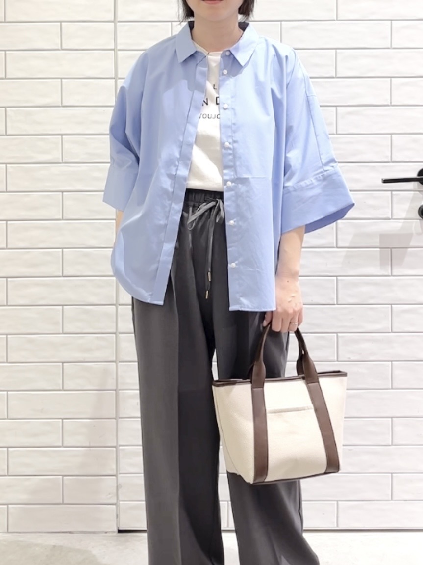 しおりさんの「OPAQUE.CLIP｜【接触冷感】ハーフスリーブシャツ《洗濯機OK／防シワ加工》」を使ったコーディネート