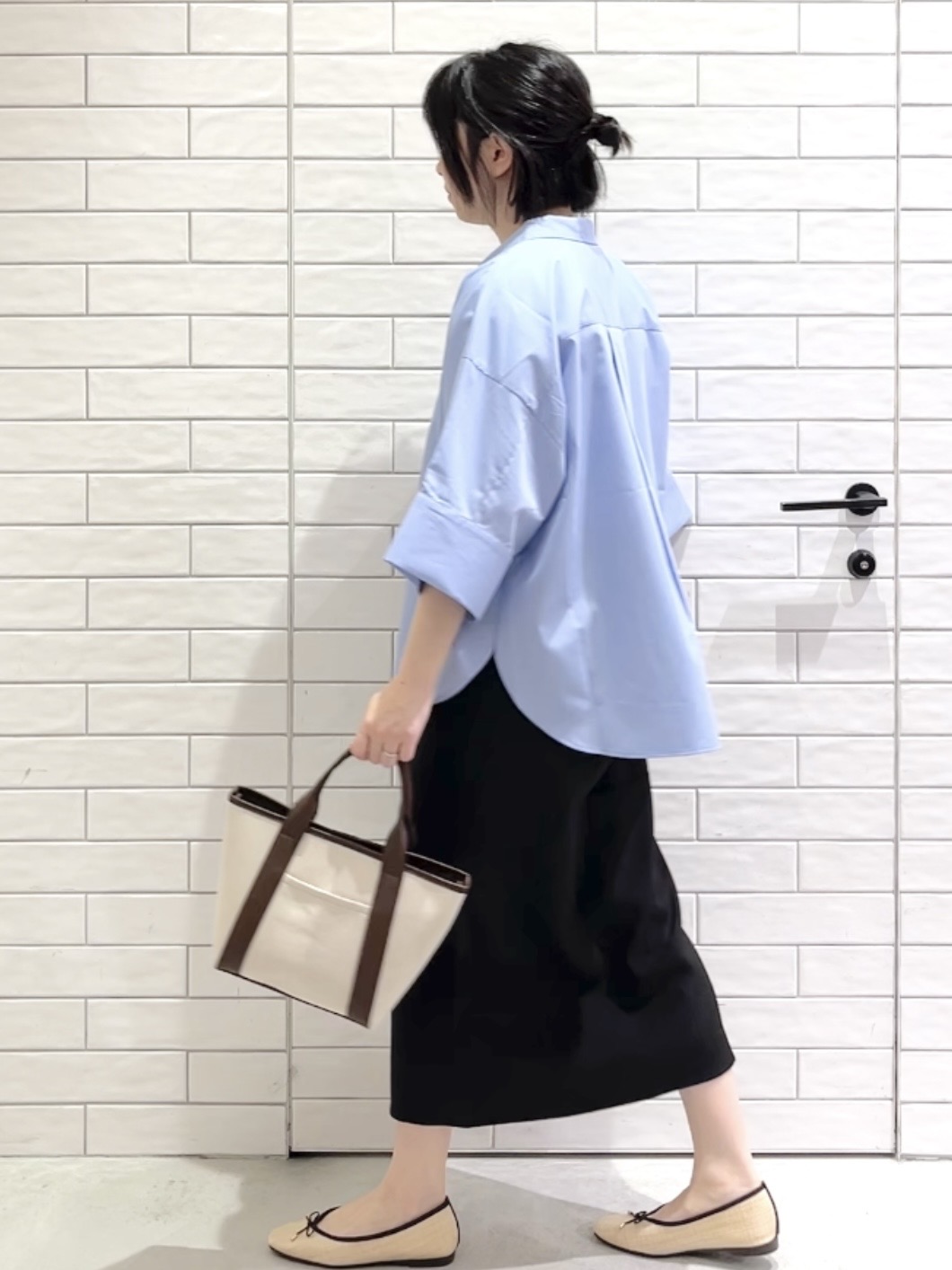 しおりさんの「OPAQUE.CLIP｜【接触冷感】ハーフスリーブシャツ《洗濯機OK／防シワ加工》」を使ったコーディネート
