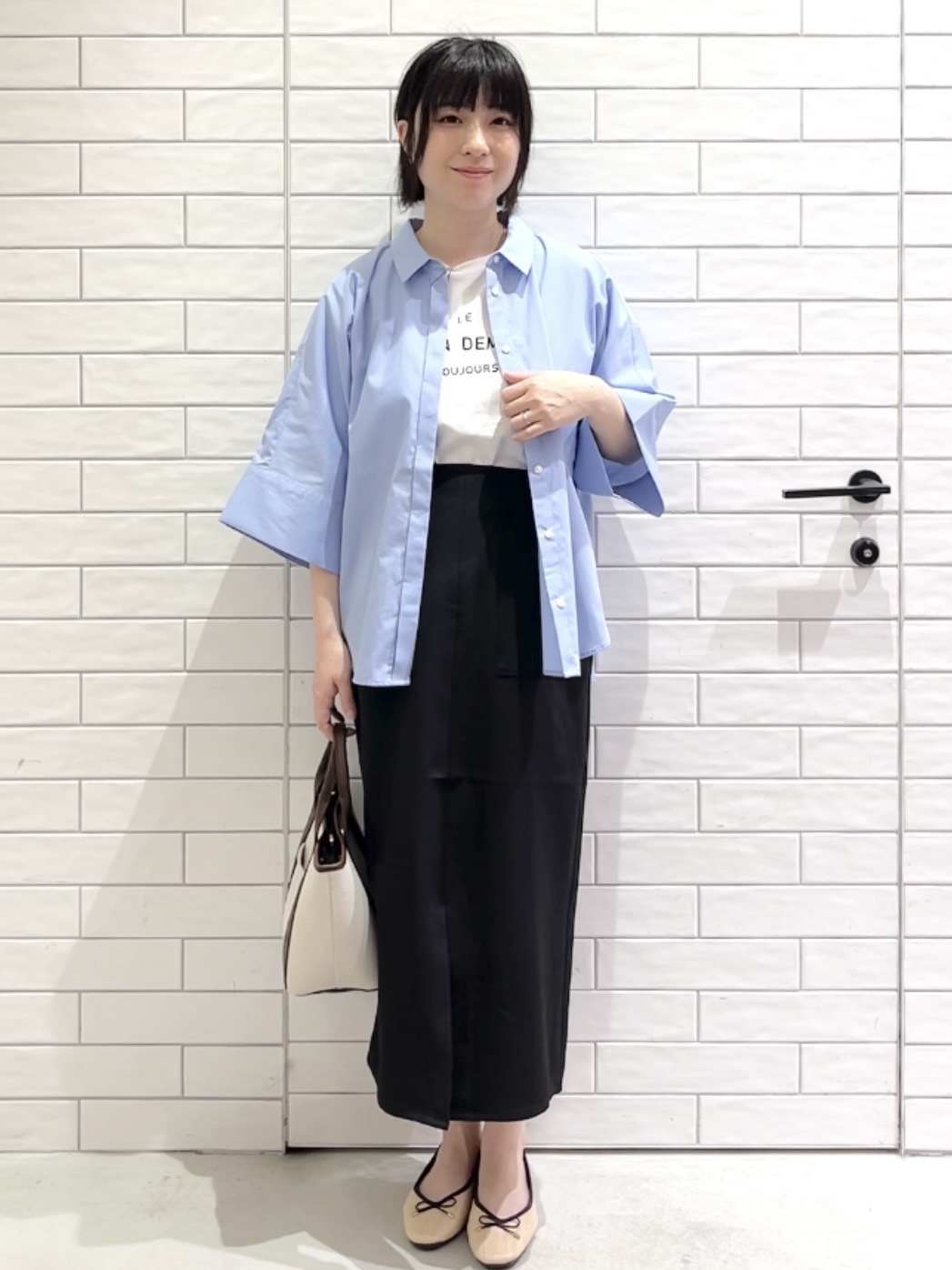 しおりさんの「OPAQUE.CLIP｜【接触冷感】ハーフスリーブシャツ《洗濯機OK／防シワ加工》」を使ったコーディネート