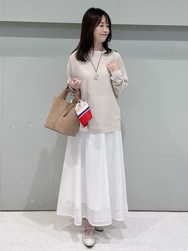 makiさんの「UNTITLED｜【8色展開/程よい透け感】ドライタッチボートネックニット」を使ったコーディネート