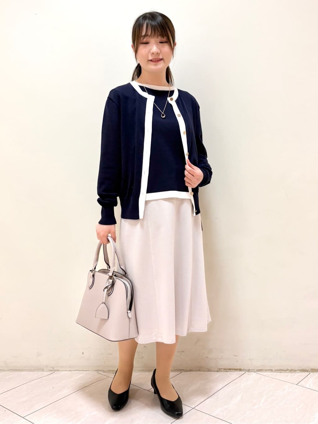 mikiさんの「Reflect｜【アンサンブル可】バイカラーカーディガン」を使ったコーディネート