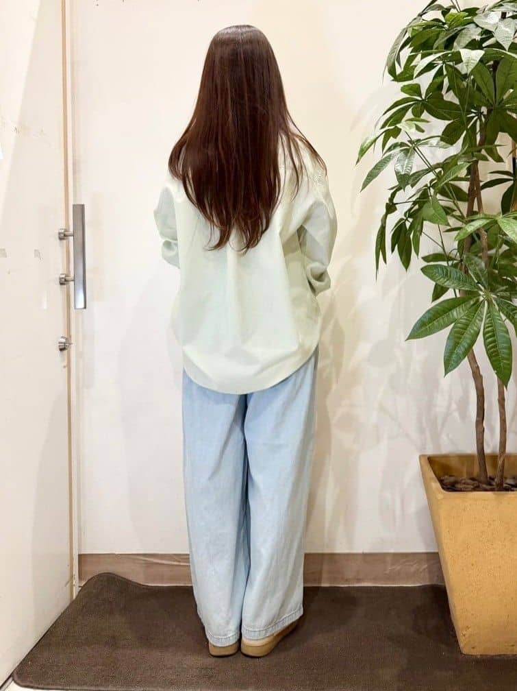 AYUMIさんの「SHOO･LA･RUE｜【Lee別注／撥水】巾着ショルダーバッグ」を使ったコーディネート