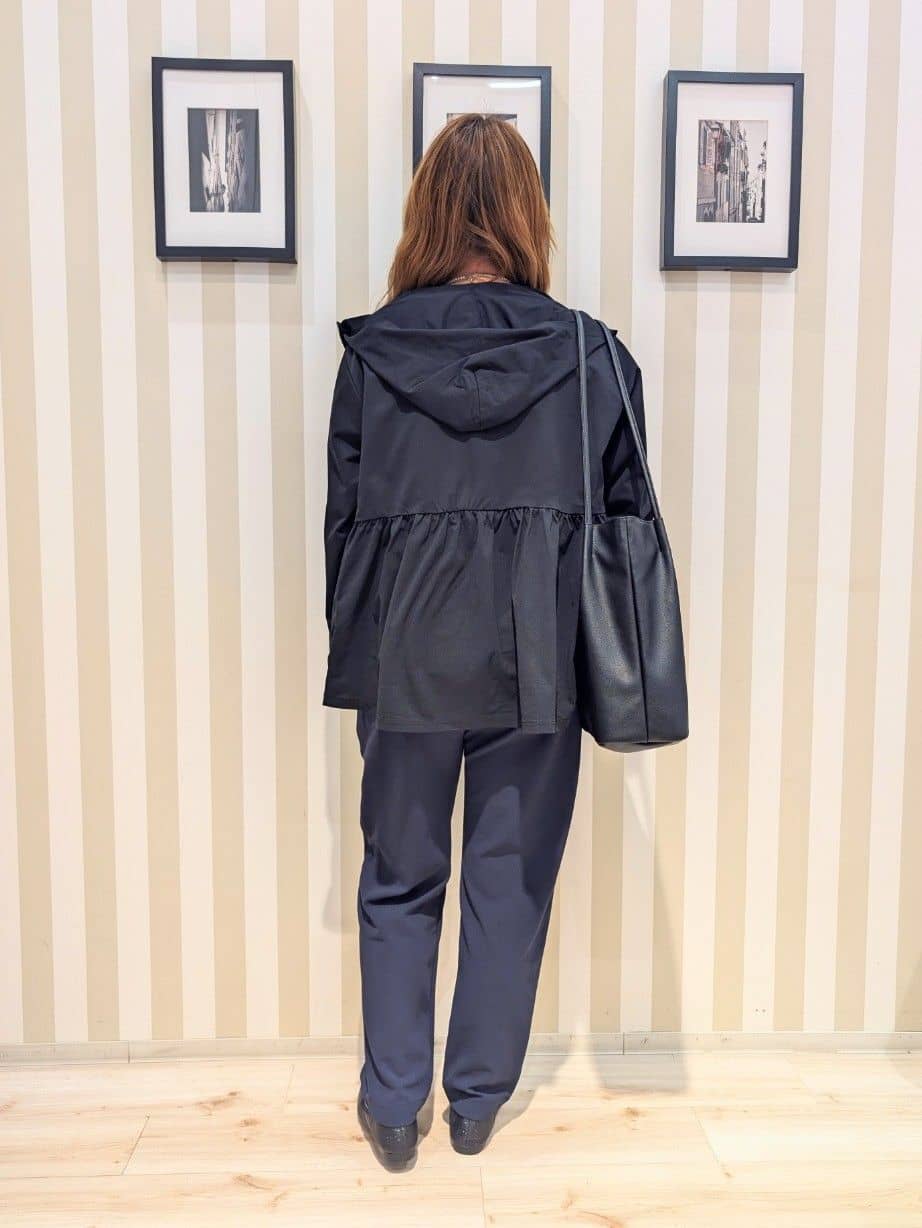 otaさんの「SHOO･LA･RUE｜【S-LL/体型カバー】日焼け対策にも女性らしさを UVカットペプラムパーカ」を使ったコーディネート