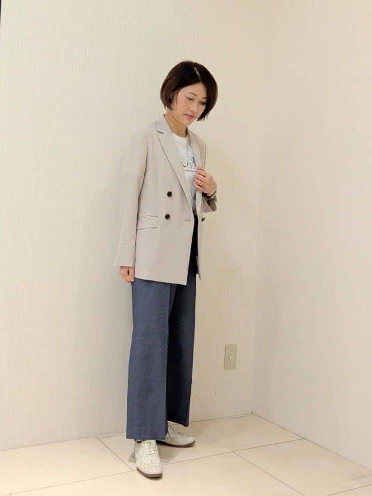 u-macoさんの「UNTITLED｜【新色追加/セットアップ可】エアリー ダブルブレストジャケット」を使ったコーディネート