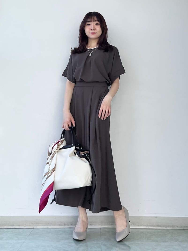 KAHOさんの「UNTITLED｜【セットアップ可/UVカット/前後2WAY】リラクシーフレンチスリーブブラウス」を使ったコーディネート