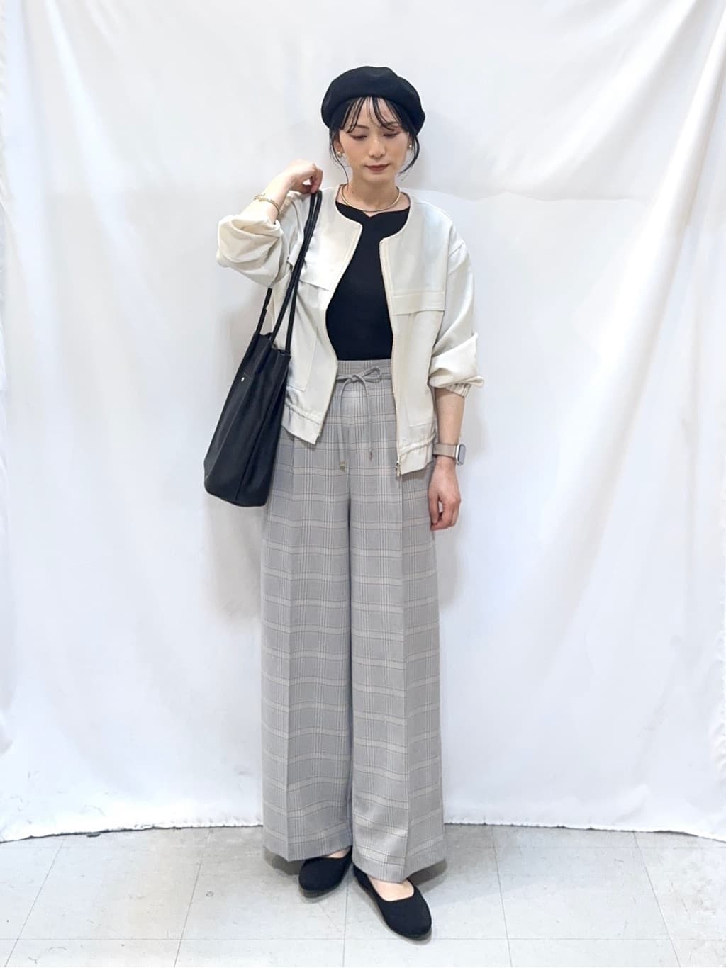 𝐇𝐢𝐫𝐨𝐦𝐢さんの「SHOO･LA･RUE｜【ネックアソート/洗濯機可】テレコ5分袖トップス」を使ったコーディネート