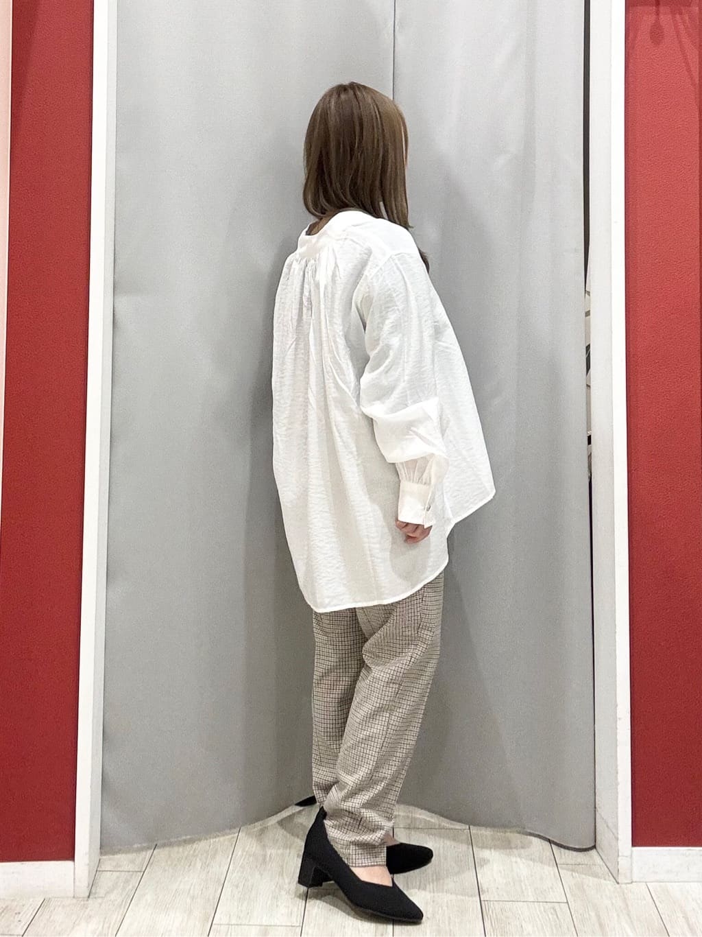 shioさんの「SHOO･LA･RUE｜【S-LL/体型カバー/Aライン】身体のラインを拾いにくい シアーシャツカーディガン」を使ったコーディネート