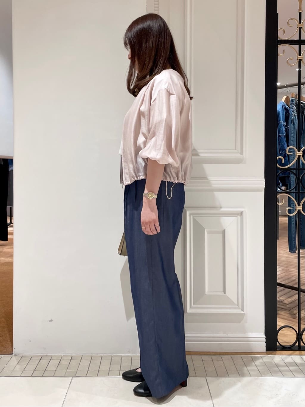 minowaさんの「DRESSTERIOR｜ウォッシャブル シアーショートブルゾン」を使ったコーディネート