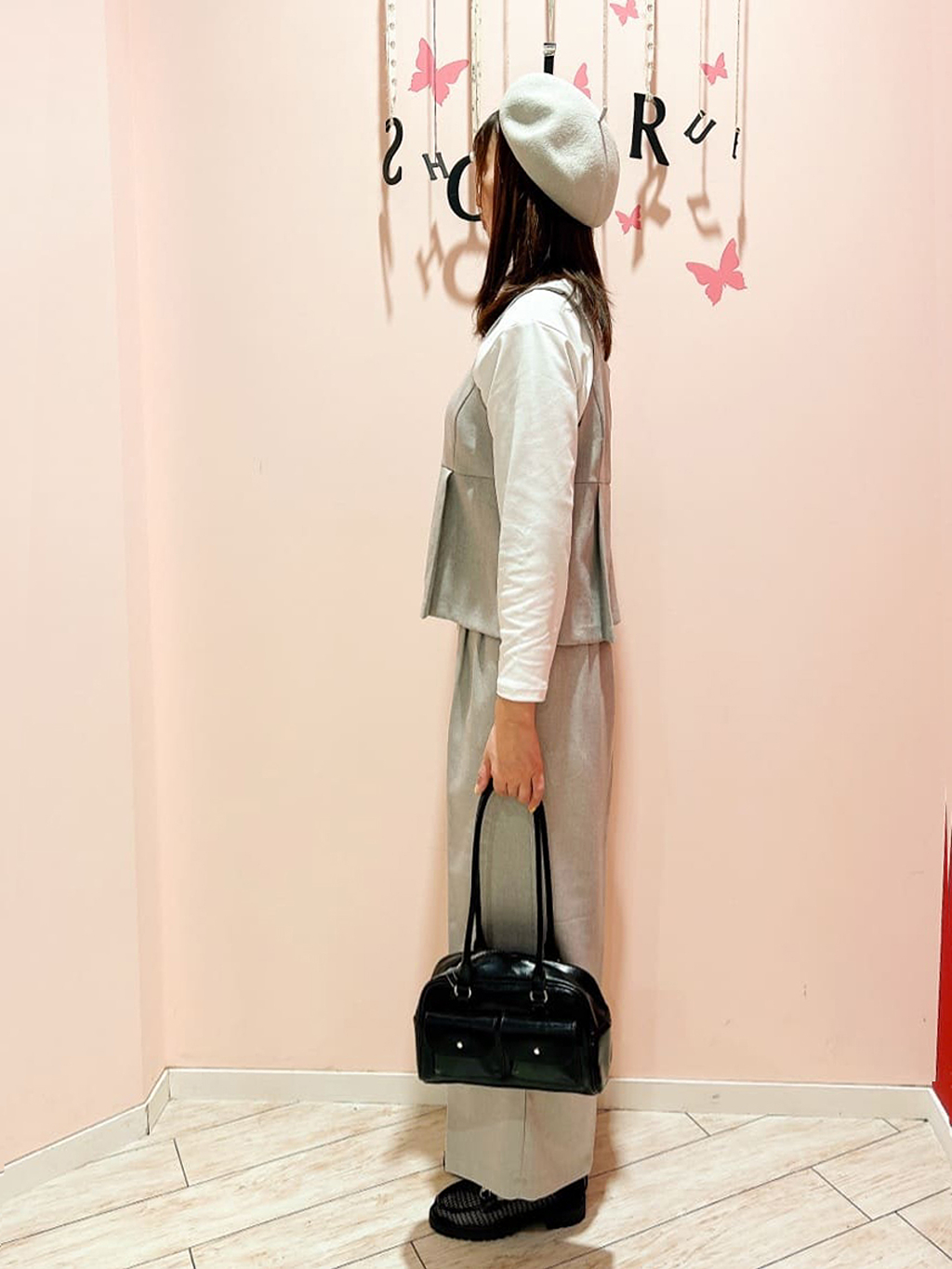 Muuさんの「SHOO･LA･RUE｜【UV/抗菌防臭/洗濯機可】小さめロゴの大人スムースロンT」を使ったコーディネート