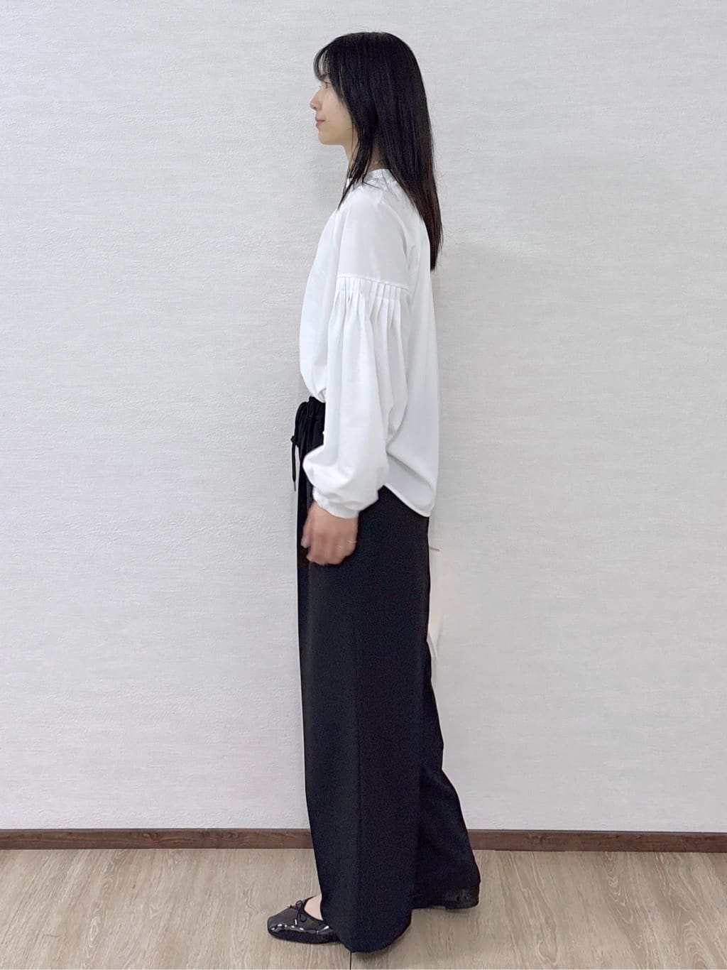 sachikoさんの「OPAQUE.CLIP｜スキッパーボリュームスリーブブラウス【洗濯機OK】」を使ったコーディネート