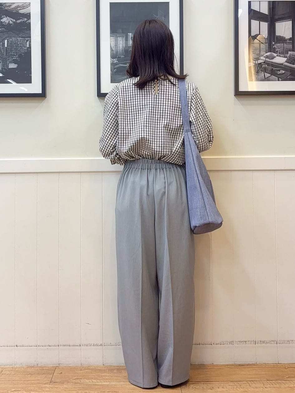 えぬさんの「SHOO･LA･RUE｜【高レビュー/着丈選べる/S-LL/洗濯機可】楽ちん&times;きれい見え ストレッチワイドパンツ」を使ったコーディネート