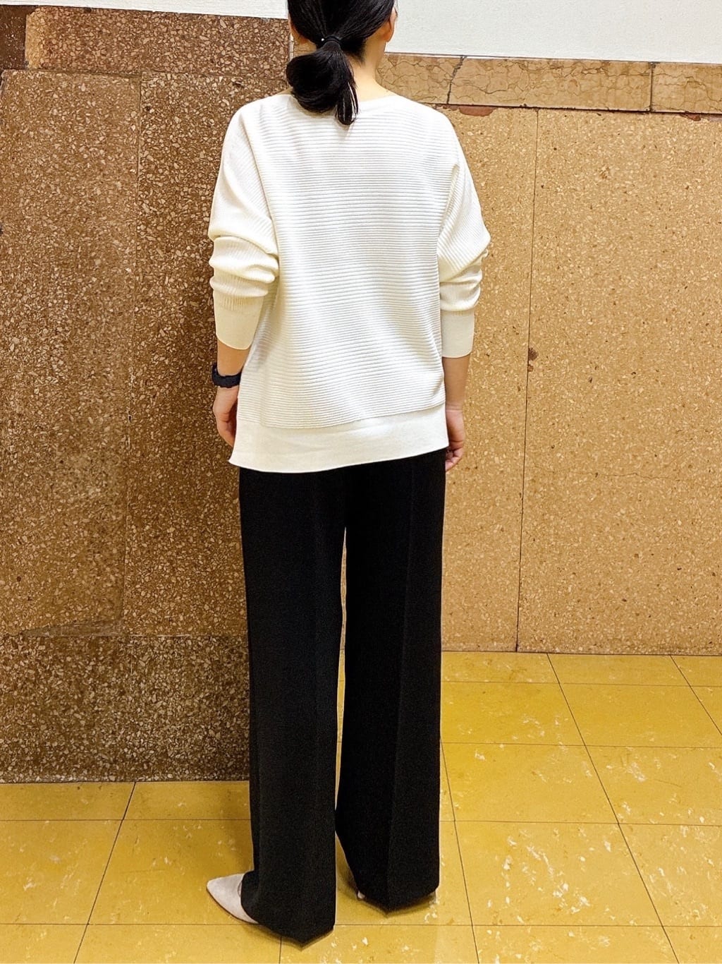 hattoriさんの「INDIVI｜【洗える／UVケア／SETUP可】着る日傘ワイドパンツ」を使ったコーディネート