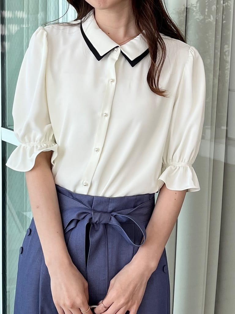 はばさんの「Couture brooch｜【通勤・洗える】配色ダブルカラー ブラウス」を使ったコーディネート