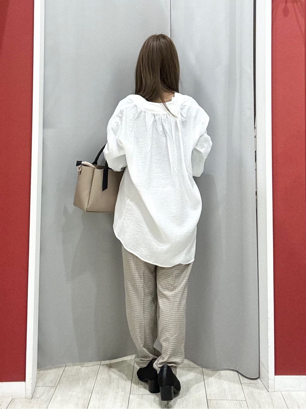 shioさんの「SHOO･LA･RUE｜【S-LL/体型カバー/Aライン】身体のラインを拾いにくい シアーシャツカーディガン」を使ったコーディネート