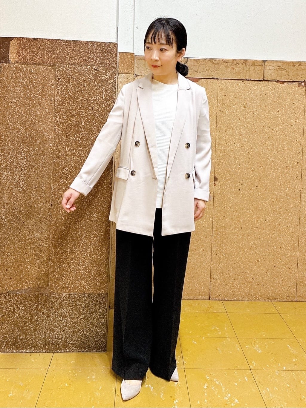 hattoriさんの「INDIVI｜【洗える／UVケア／SETUP可】着る日傘ワイドパンツ」を使ったコーディネート