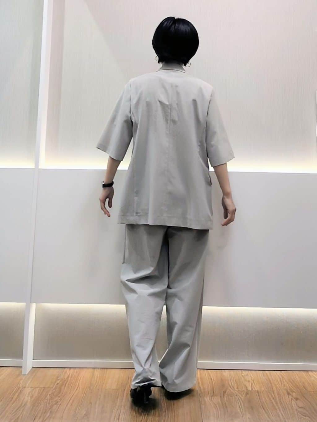 ミズタさんの「UNTITLED｜【シワになりにくい/セットアップ可/接触冷感】ハーフスリーブジャケット」を使ったコーディネート