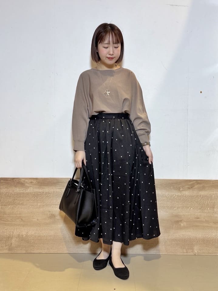 るねさんの「SHOO･LA･RUE｜【防風/撥水/S-LL】お顔回りすっきり見え　Vネックバルーンブルゾン」を使ったコーディネート