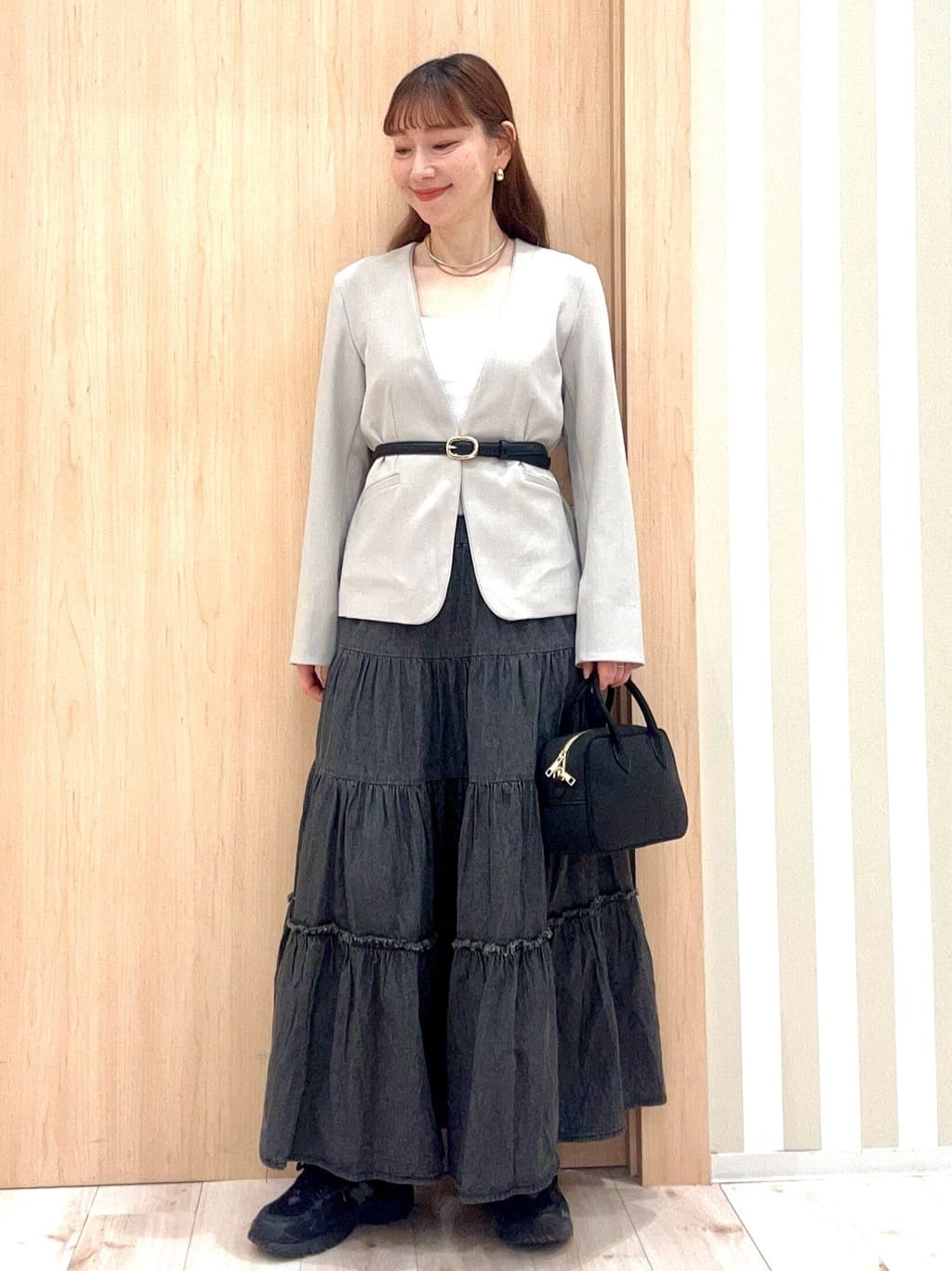 ririさんの「SHOO･LA･RUE｜【洗濯機可/UV/SS-3L】すっきり好印象 ノーカラージャケット」を使ったコーディネート