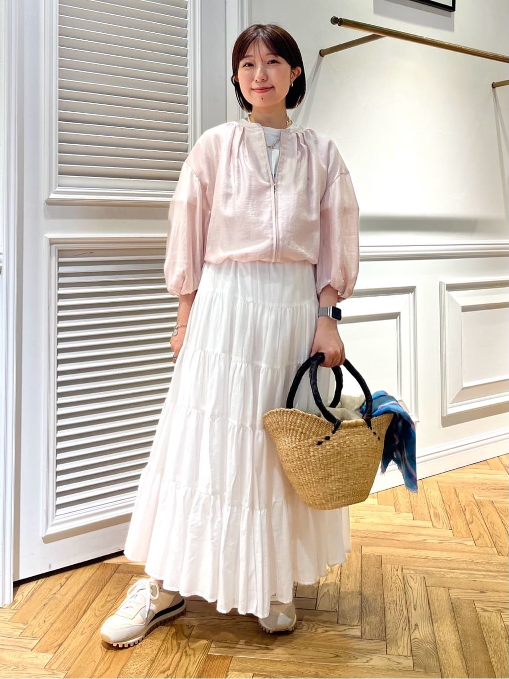 つじ まこさんの「DRESSTERIOR｜ウォッシャブル シアーショートブルゾン」を使ったコーディネート