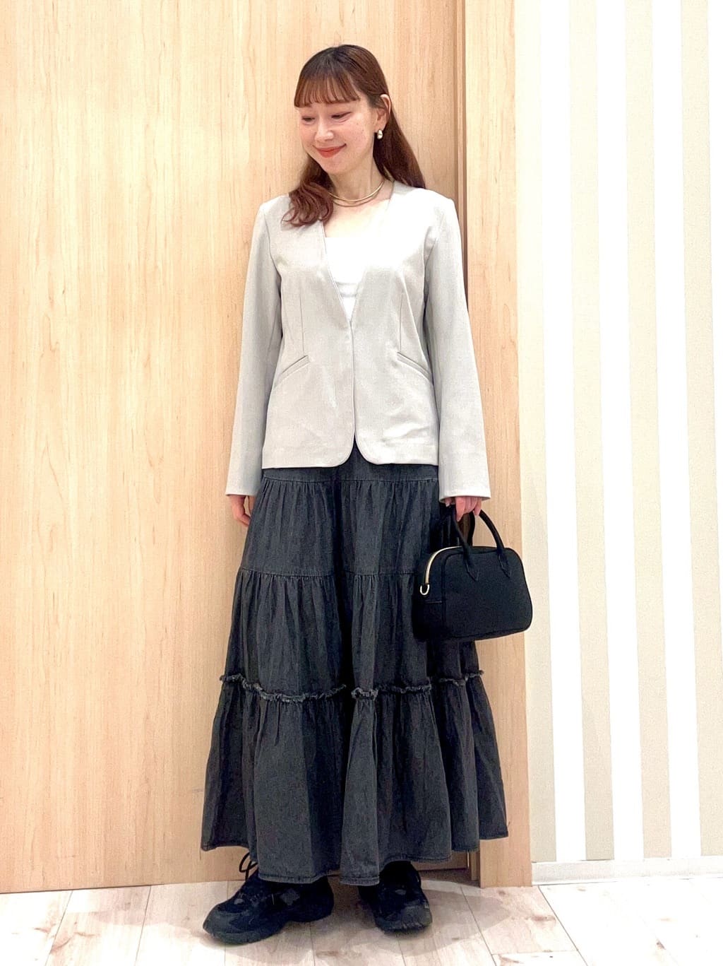 ririさんの「SHOO･LA･RUE｜【洗濯機可/UV/SS-3L】すっきり好印象 ノーカラージャケット」を使ったコーディネート