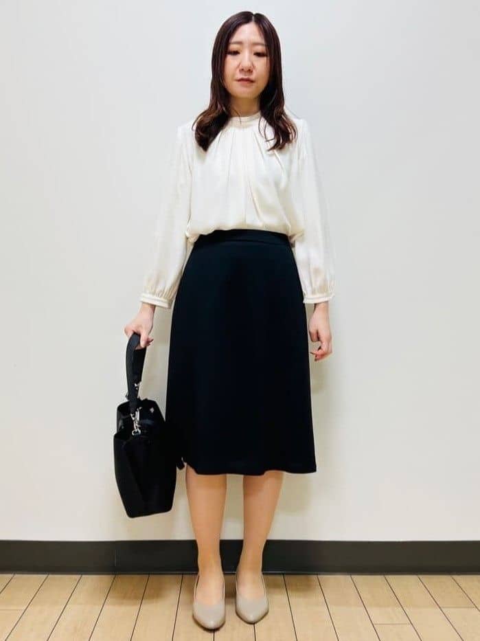 miiiさんの「Reflect｜タックスタンドカラーブラウス」を使ったコーディネート