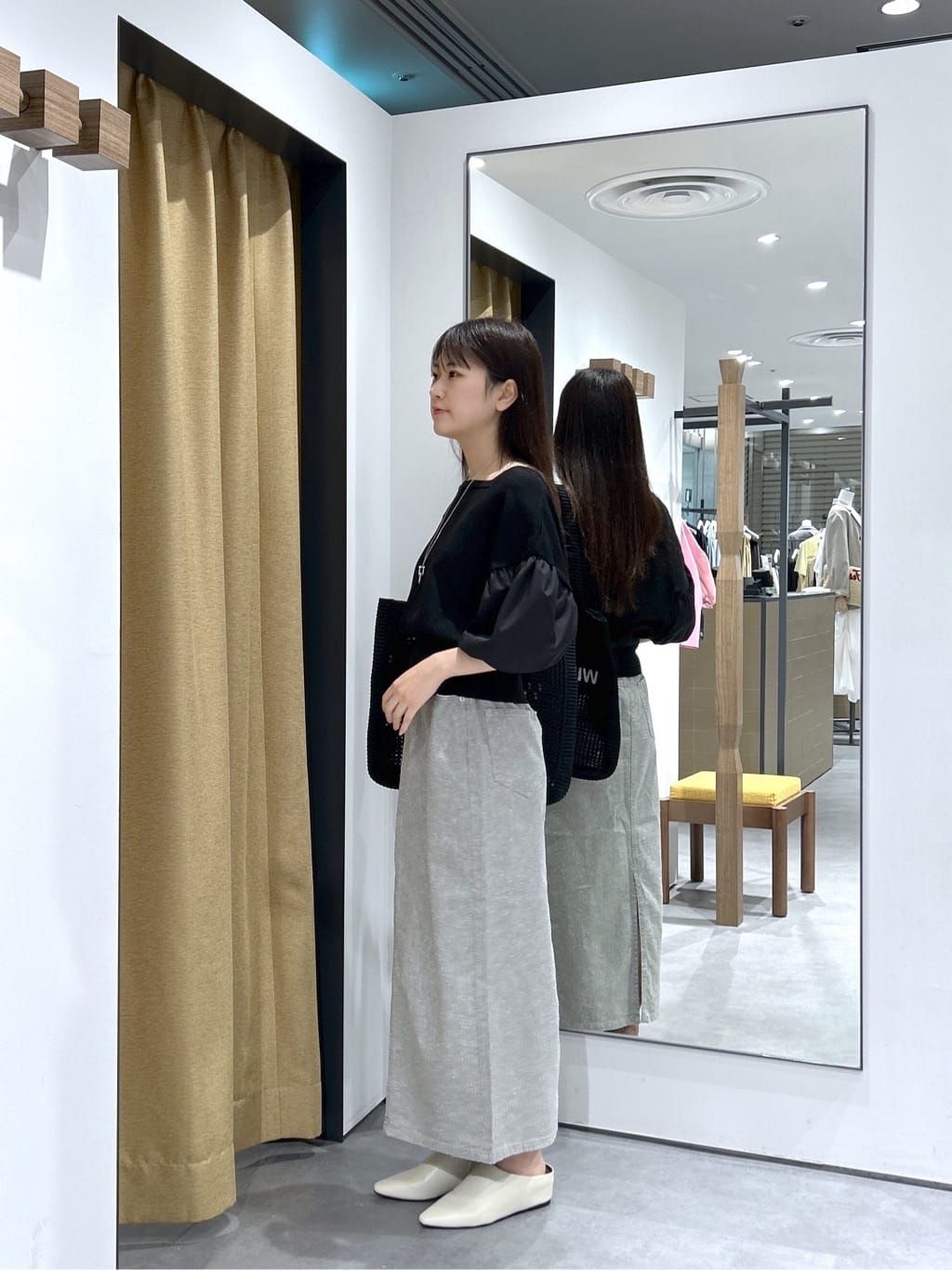 Renoさんの「INDIVI｜ドッキングパフスリーブニット」を使ったコーディネート