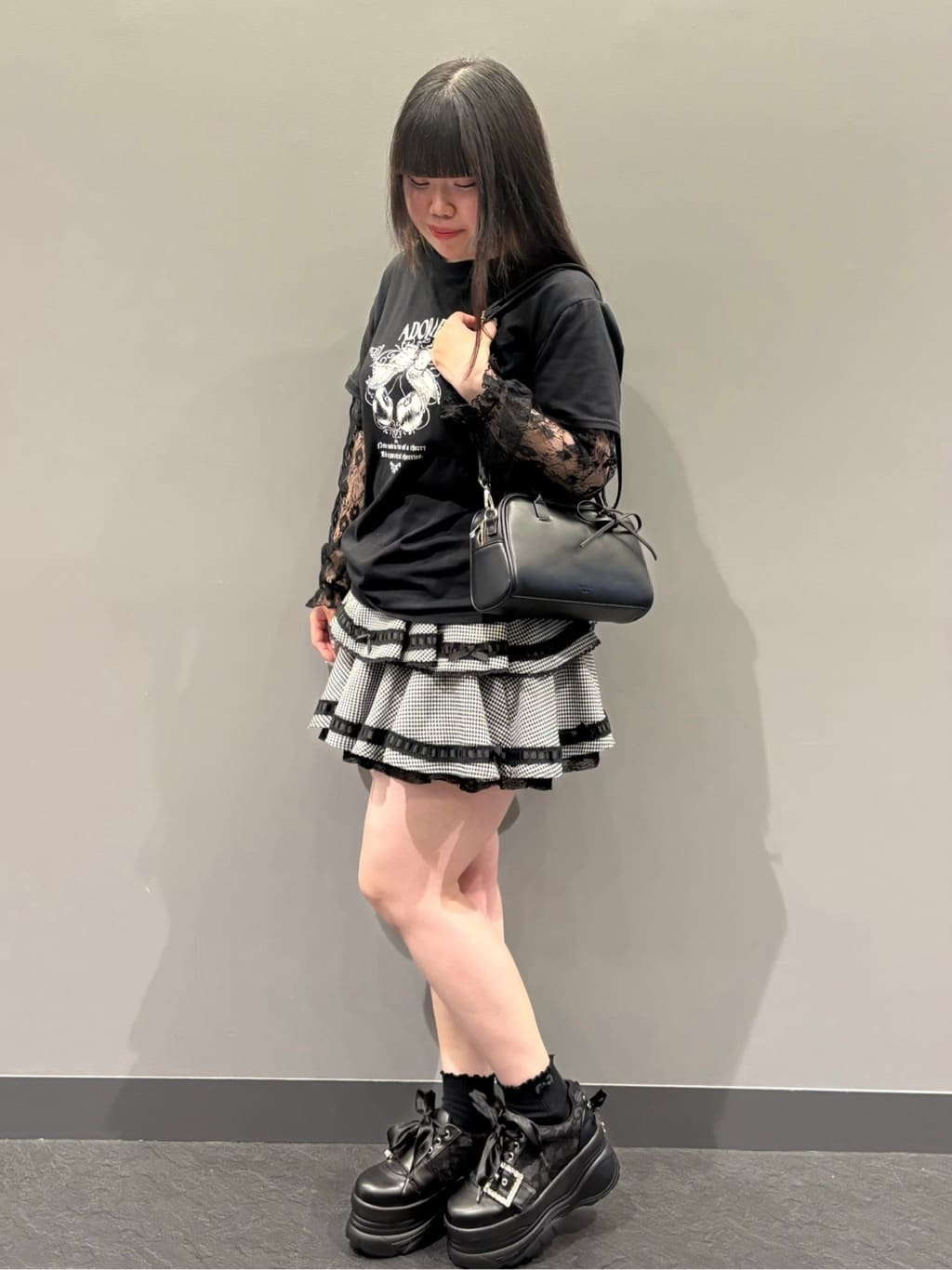 ひなさんの「ESPERANZA｜夢見る厚底十字架キラキラスニーカー」を使ったコーディネート