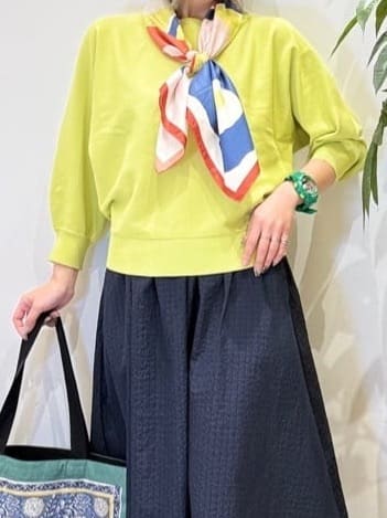 misakiさんの「SHOO･LA･RUE｜【洗濯機可/S-LL】さらりと軽やか インせず着られる すっきり見えドルマンニット」を使ったコーディネート