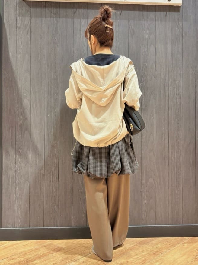 meiさんの「SHOO･LA･RUE｜【S-LL】女性らしさ漂うハートネック テレコ5分袖トップス」を使ったコーディネート